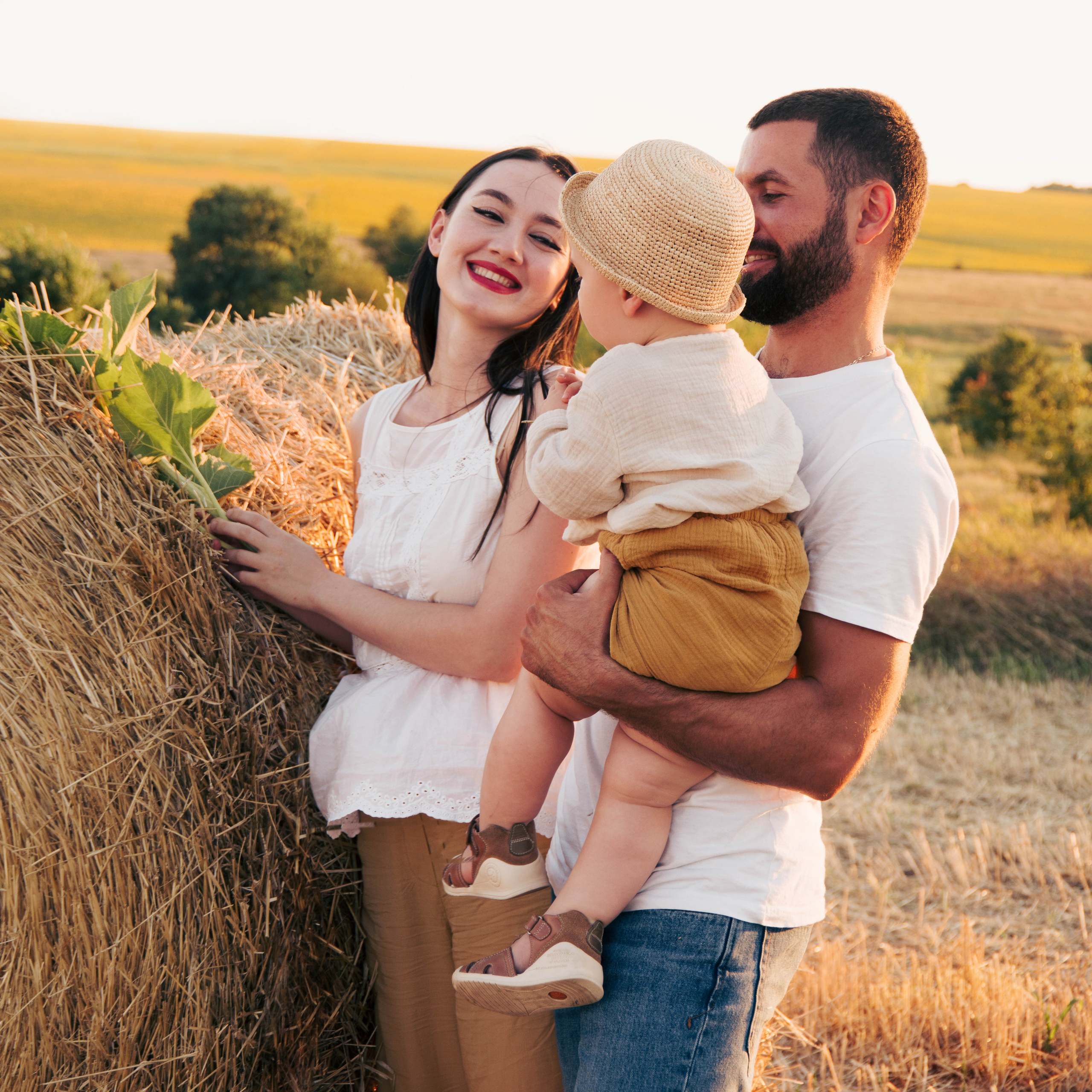 Дмитрий и Лорена. Фотосессия в поле. Семейный фотограф Пятигорск, Кисловодск, Эльбрус. Марина Вяликова