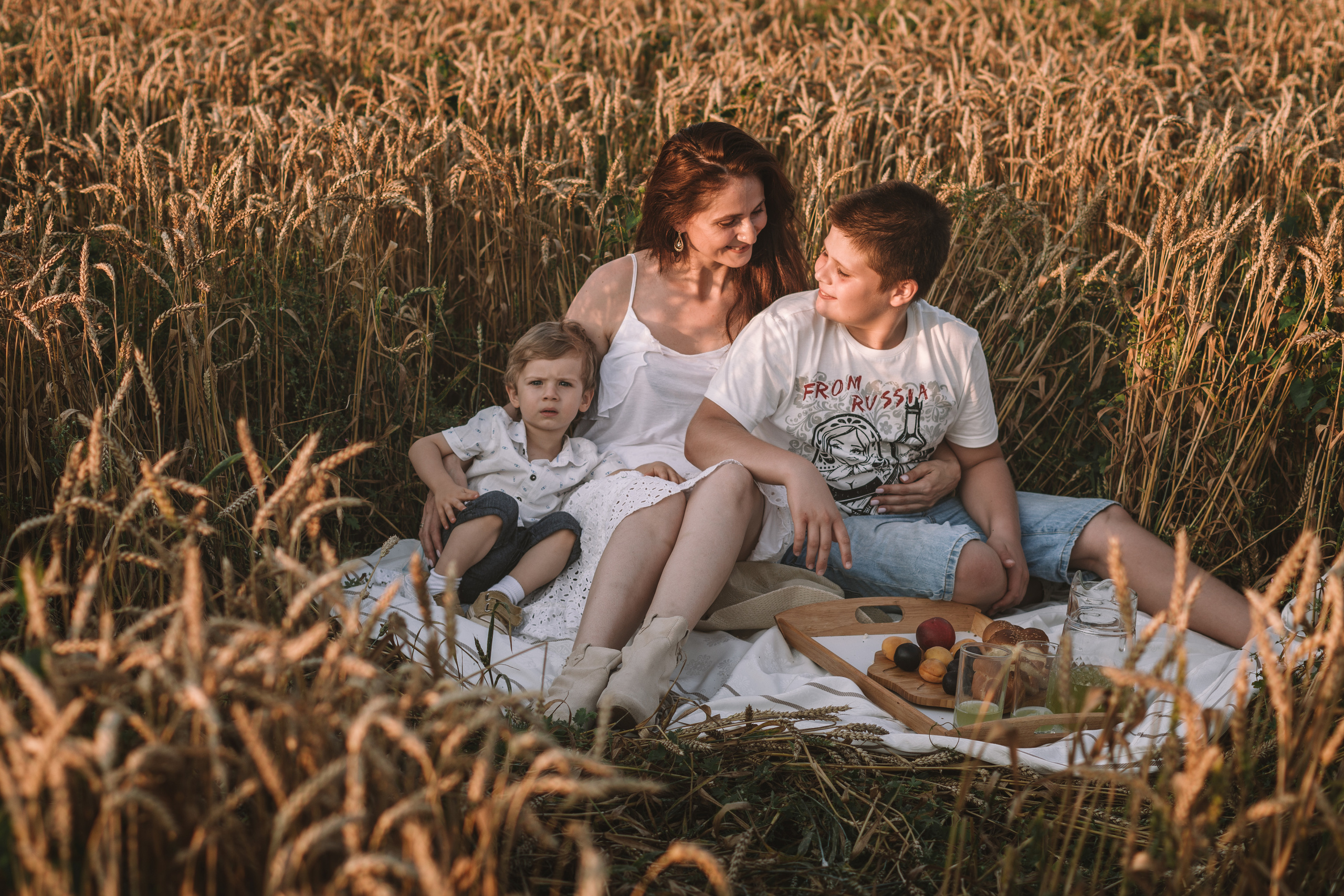 Александра и сыновья. Фотосессия в пшеничном поле. Семейный фотограф Пятигорск, Кисловодск, Эльбрус. Марина Вяликова