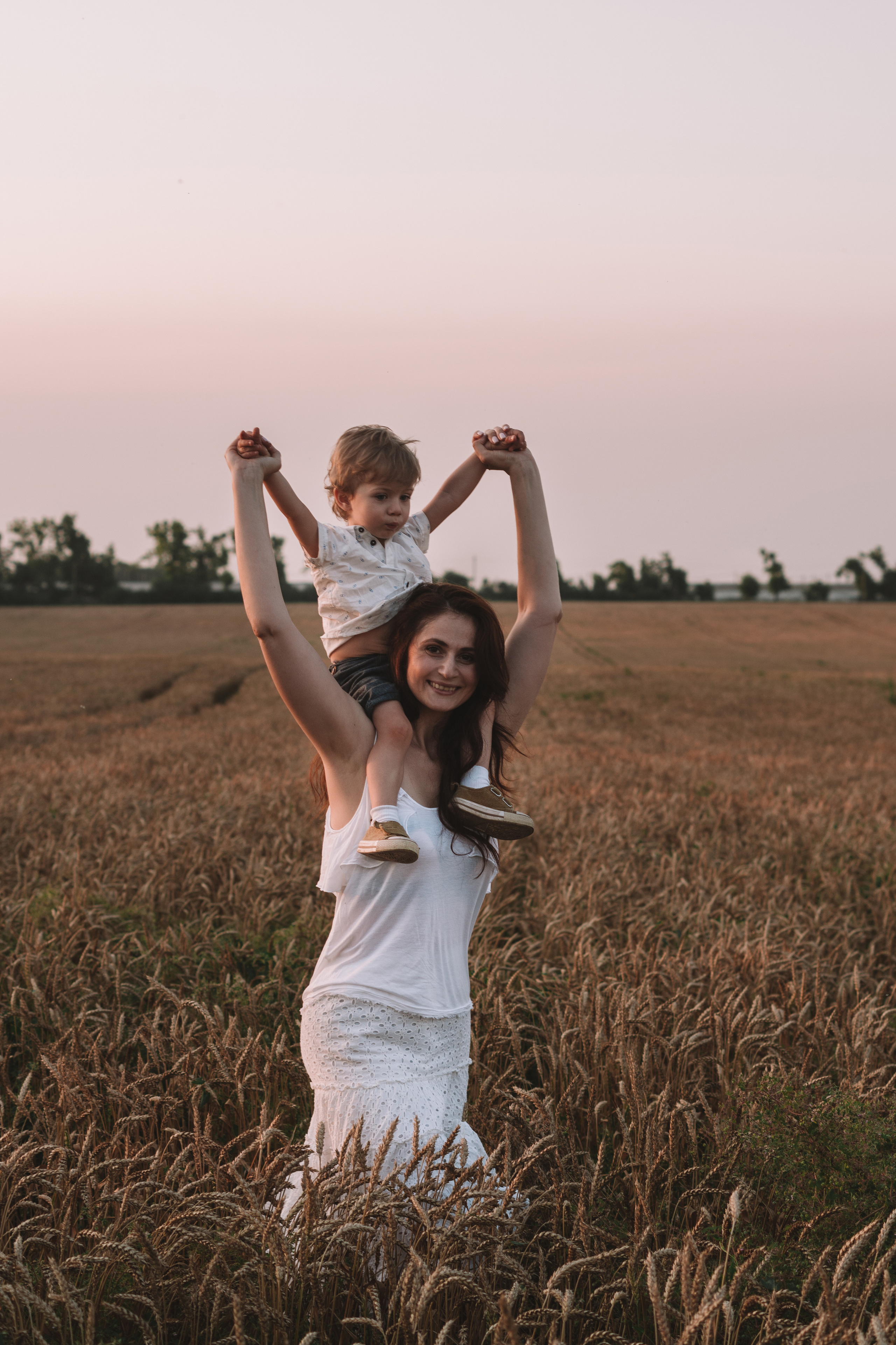 Александра и сыновья. Фотосессия в пшеничном поле. Семейный фотограф Пятигорск, Кисловодск, Эльбрус. Марина Вяликова