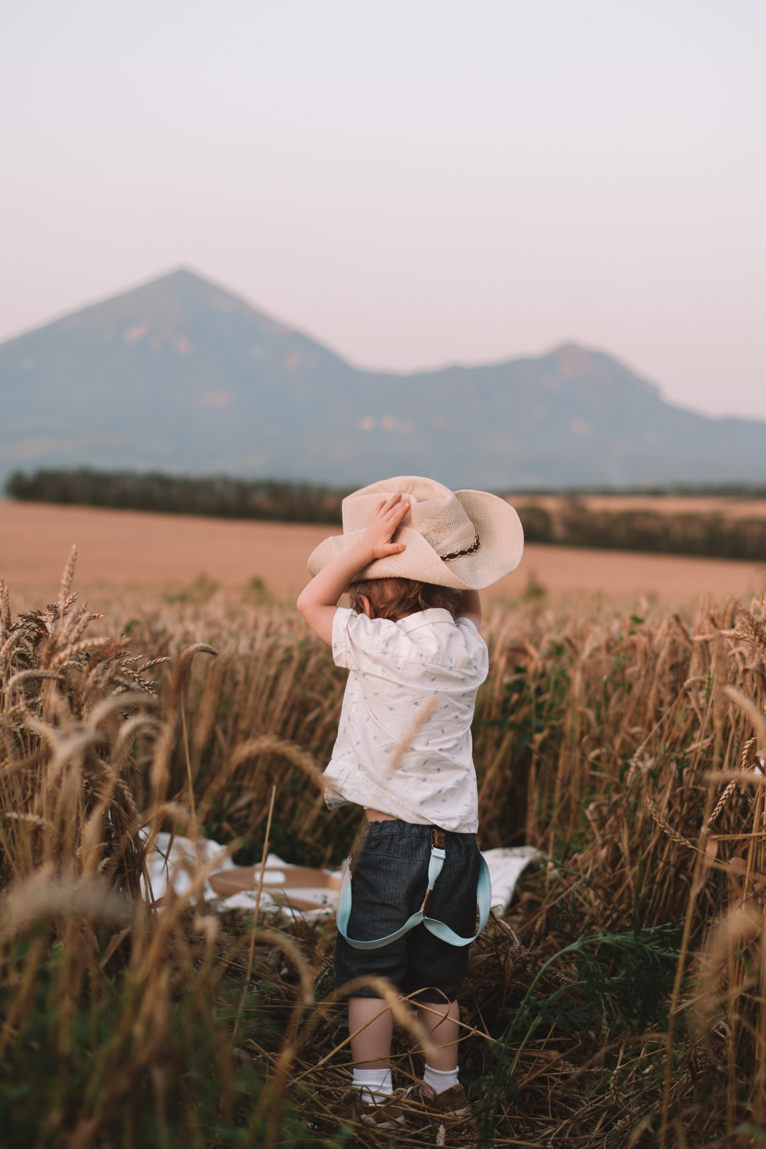 Александра и сыновья. Фотосессия в пшеничном поле. Семейный фотограф Пятигорск, Кисловодск, Эльбрус. Марина Вяликова