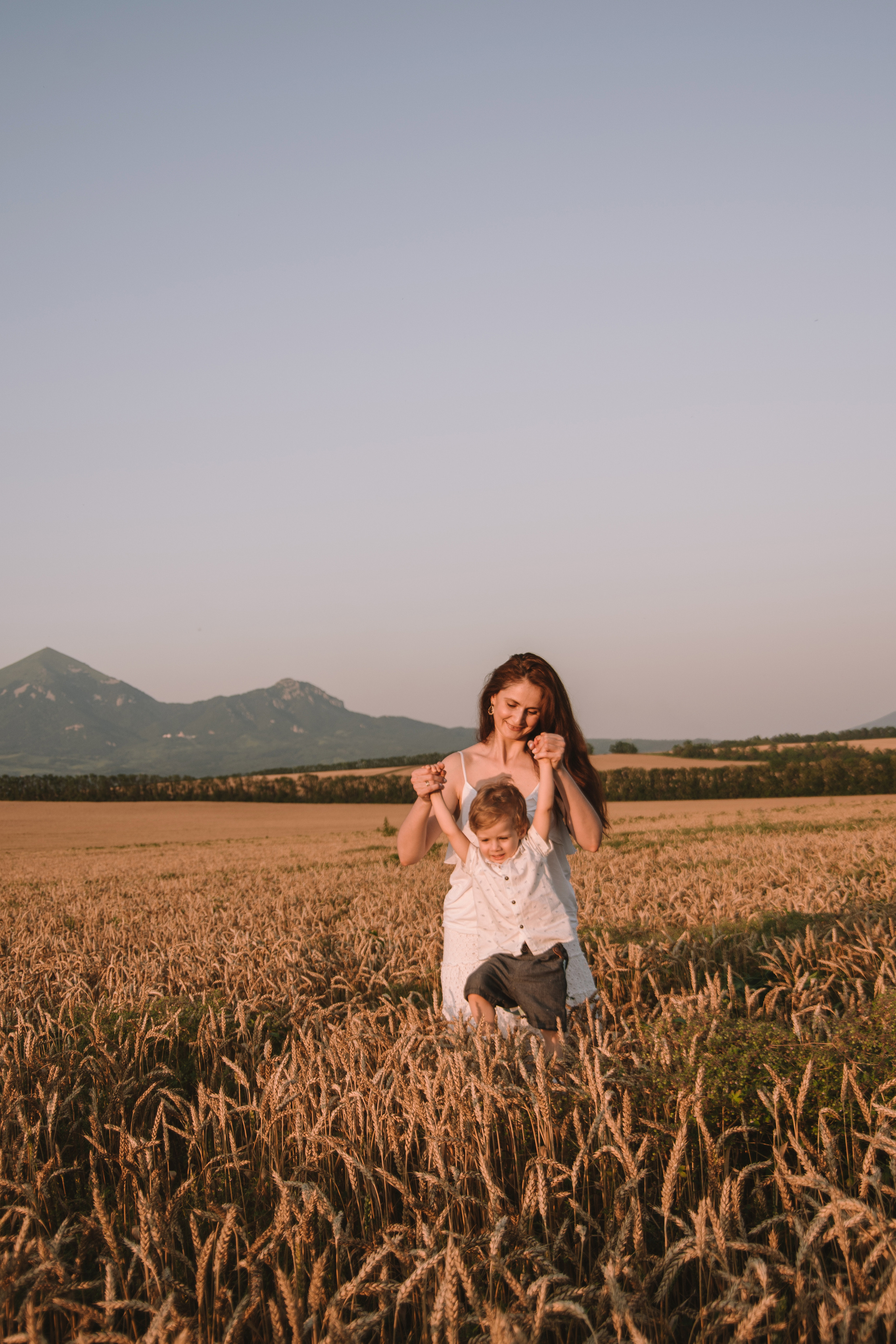 Александра и сыновья. Фотосессия в пшеничном поле. Семейный фотограф Пятигорск, Кисловодск, Эльбрус. Марина Вяликова