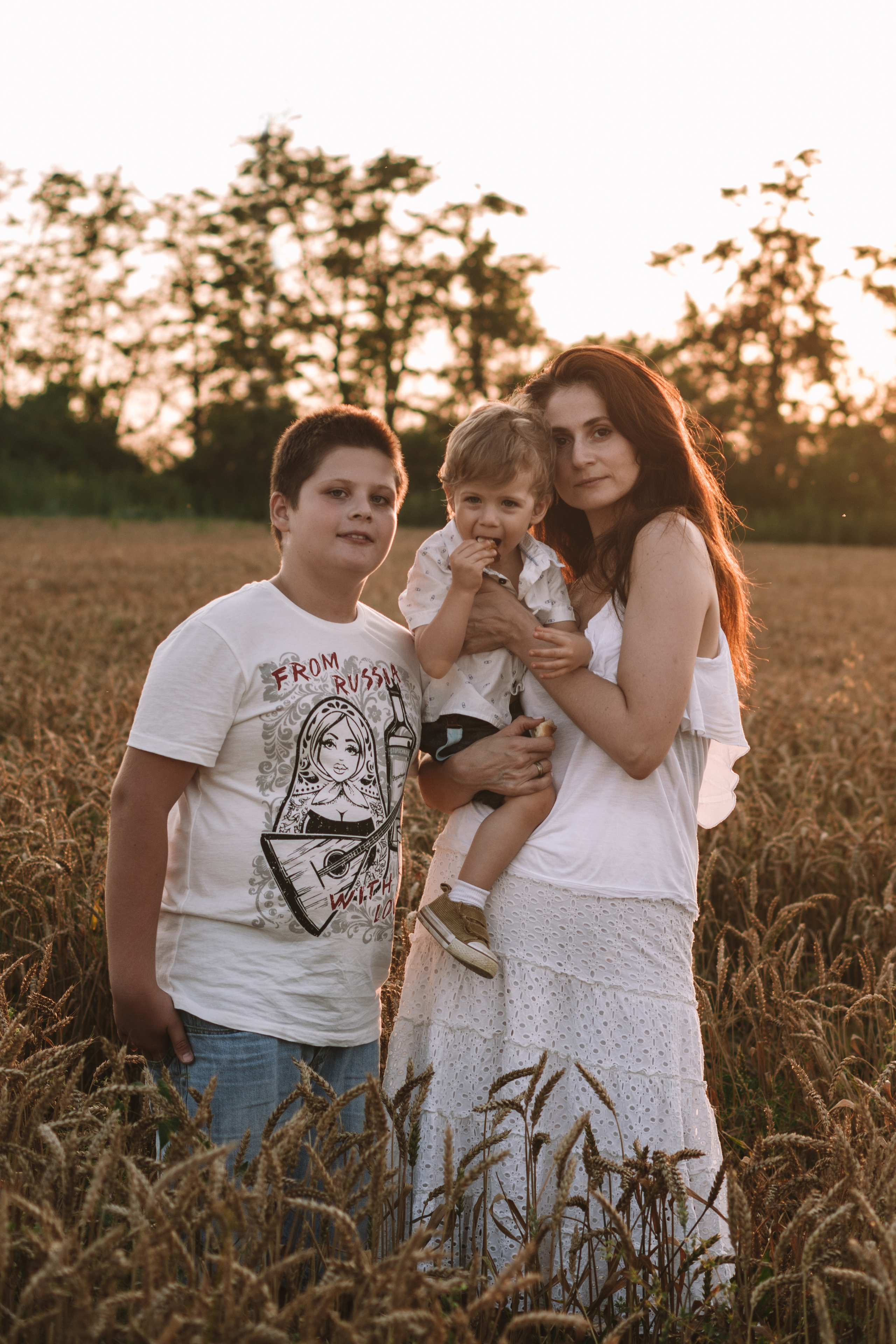 Александра и сыновья. Фотосессия в пшеничном поле. Семейный фотограф Пятигорск, Кисловодск, Эльбрус. Марина Вяликова