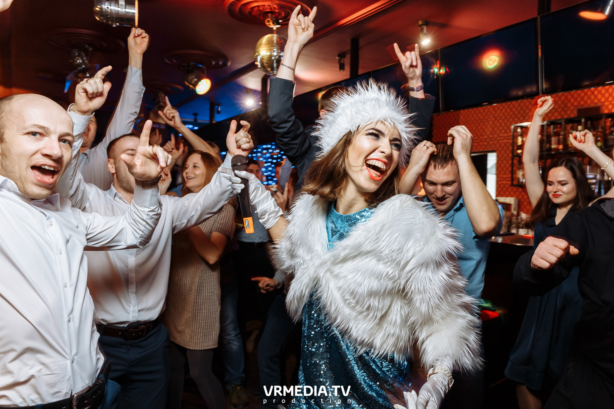 ФОТОГРАФ И ВИДЕООПЕРАТОР НА НОВОГОДНИЙ КОРПОРАТИВ 2021