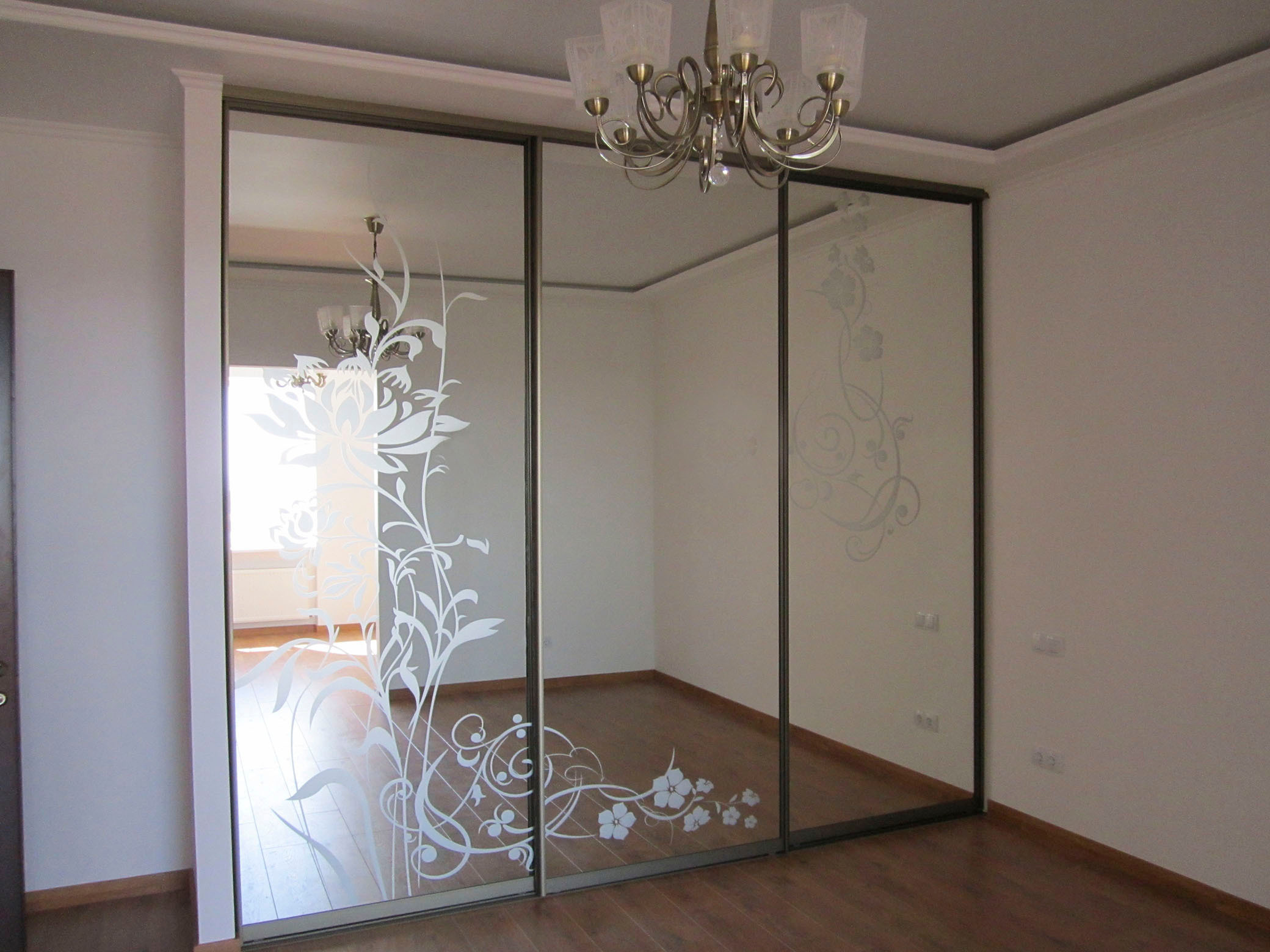 Шкафы, гардеробные и прихожие на заказ в Евпатории. Мебель на заказ в Евпатории