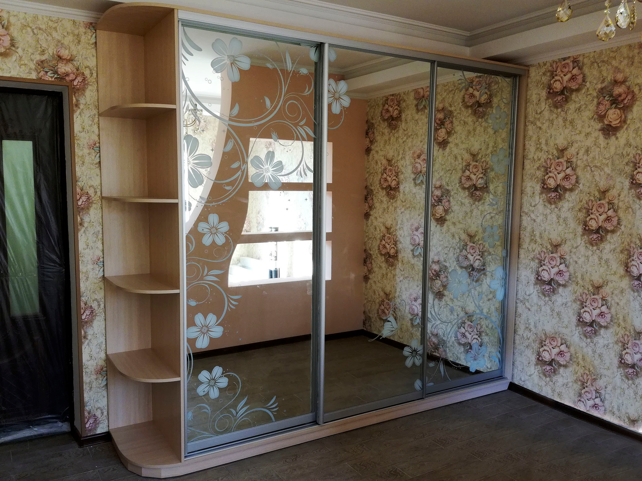 Шкафы, гардеробные и прихожие на заказ в Евпатории. Мебель на заказ в Евпатории