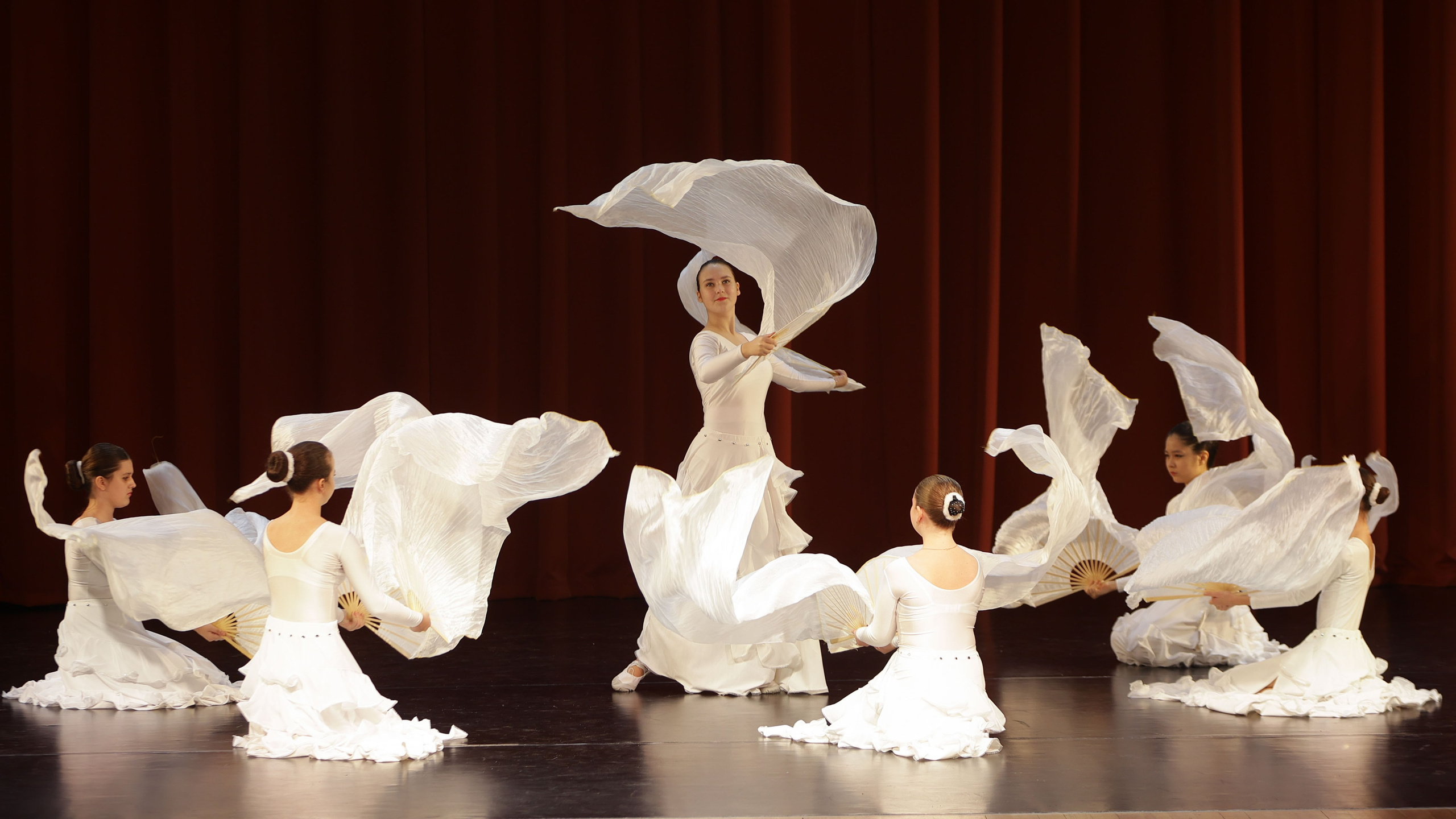 Фестиваль хореографического искусства «КУБОК ЛЕГЕНДЫ — 2025». Выпускные альбомы и школьный фотограф в Подольске, Троицке, Щербинке, Москве и Московской области