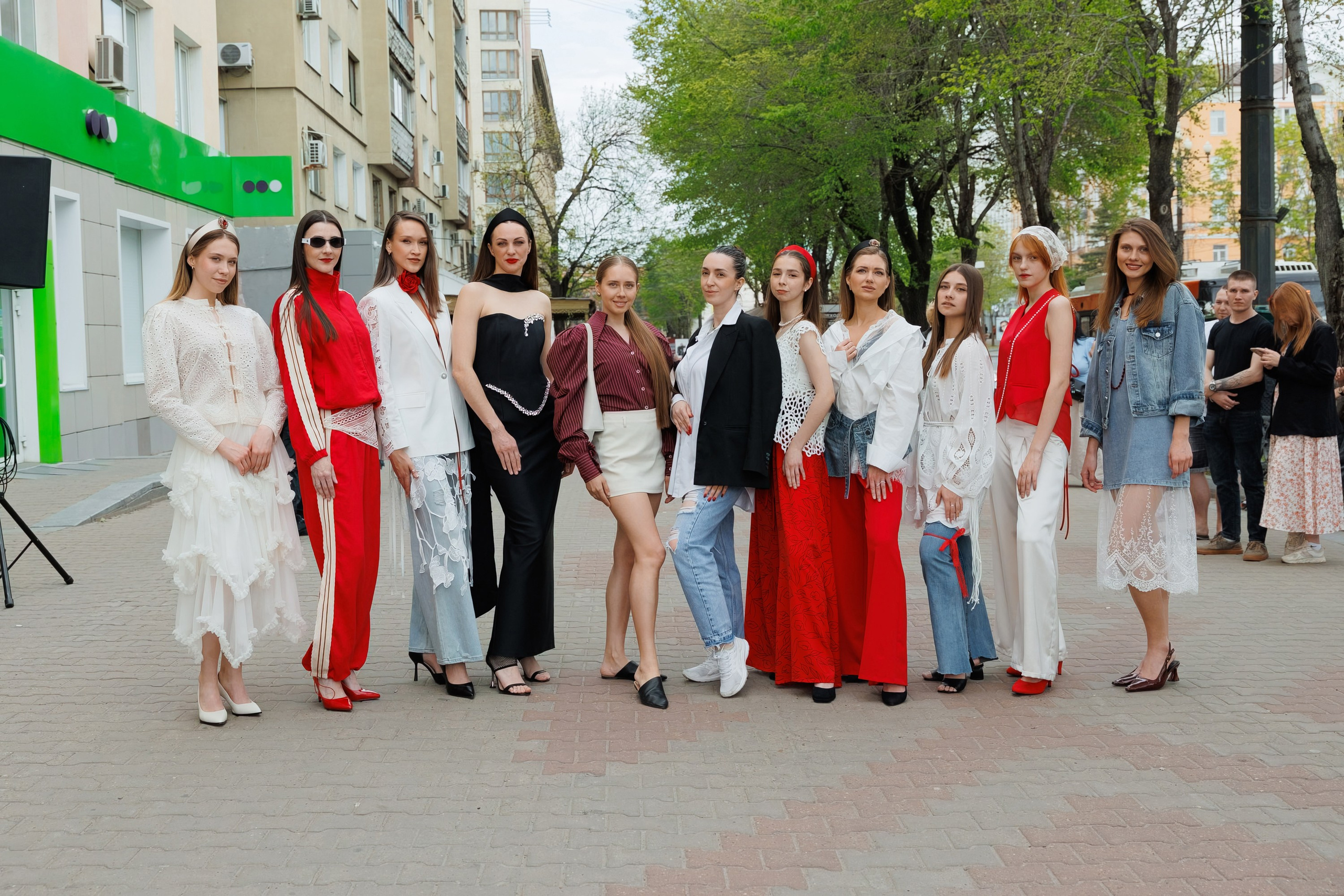 МОДНЫЙ ПОКАЗ. СВОИ. ФОТООТЧЕТЫ-СОБЫТИЯ-МЕСТА
