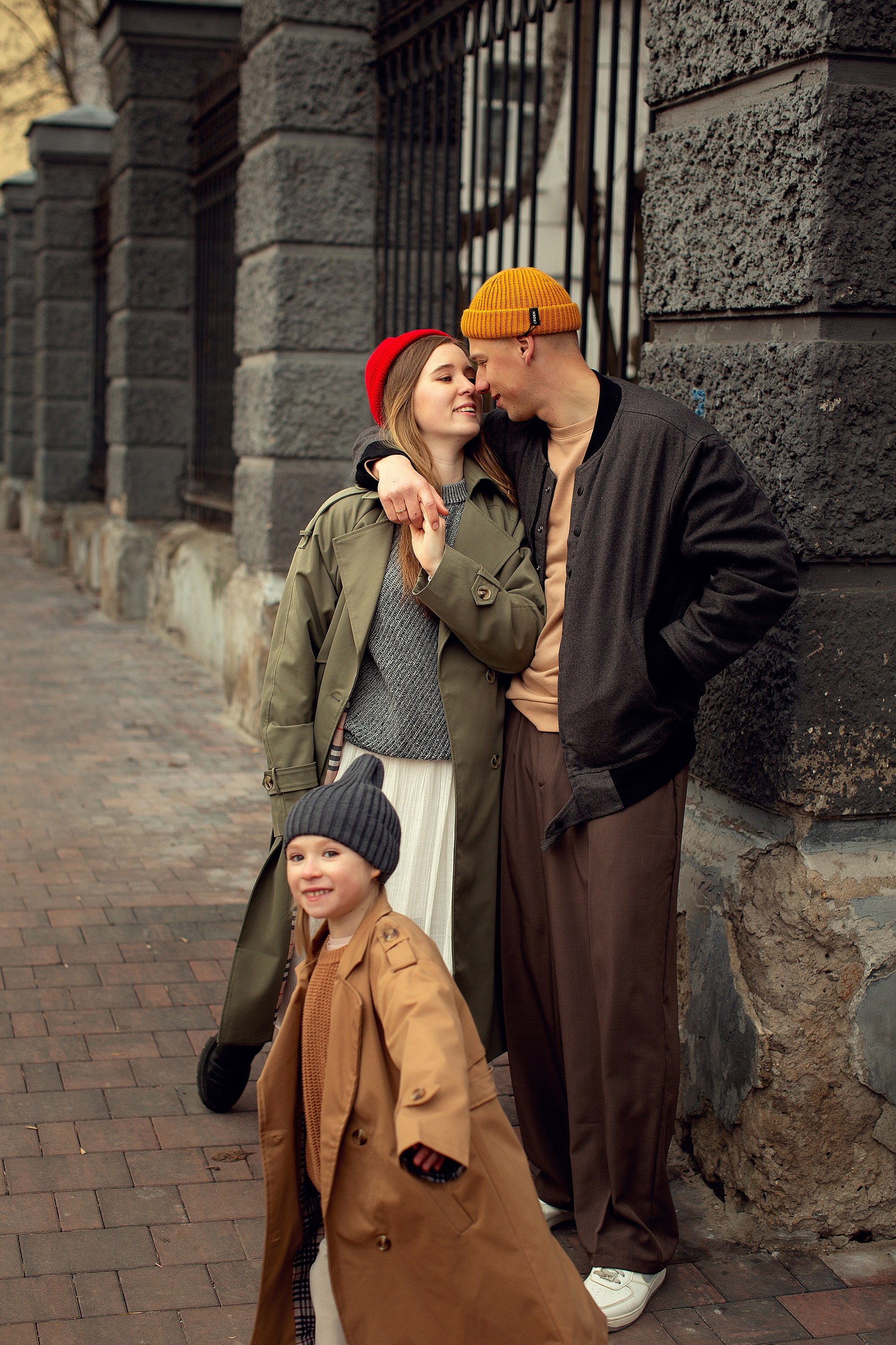 Яркая городская фотопрогулка семьи в ожидании второго малыша. Tatyana Nadezhdina Family photographer