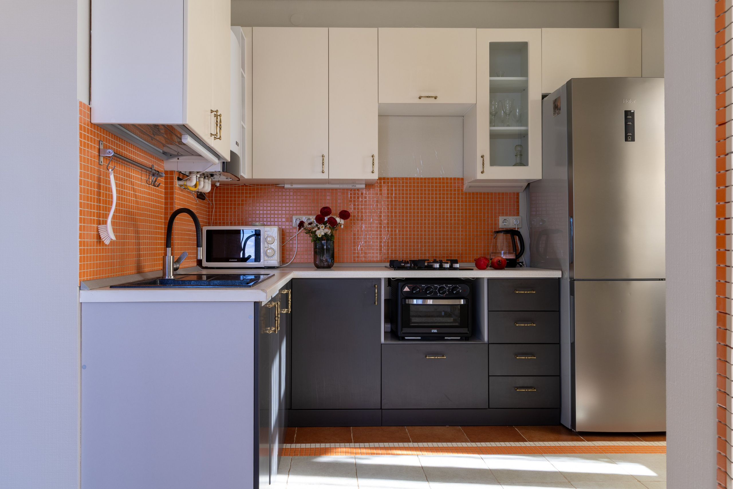 Комплексная подготовка квартиры для посуточной аренды в Геленджике. Интерьерная съёмка и подготовка недвижимости к аренде/продаже. Геленджик, Краснодарский край — Юлия Софронова, Art Sea Homes