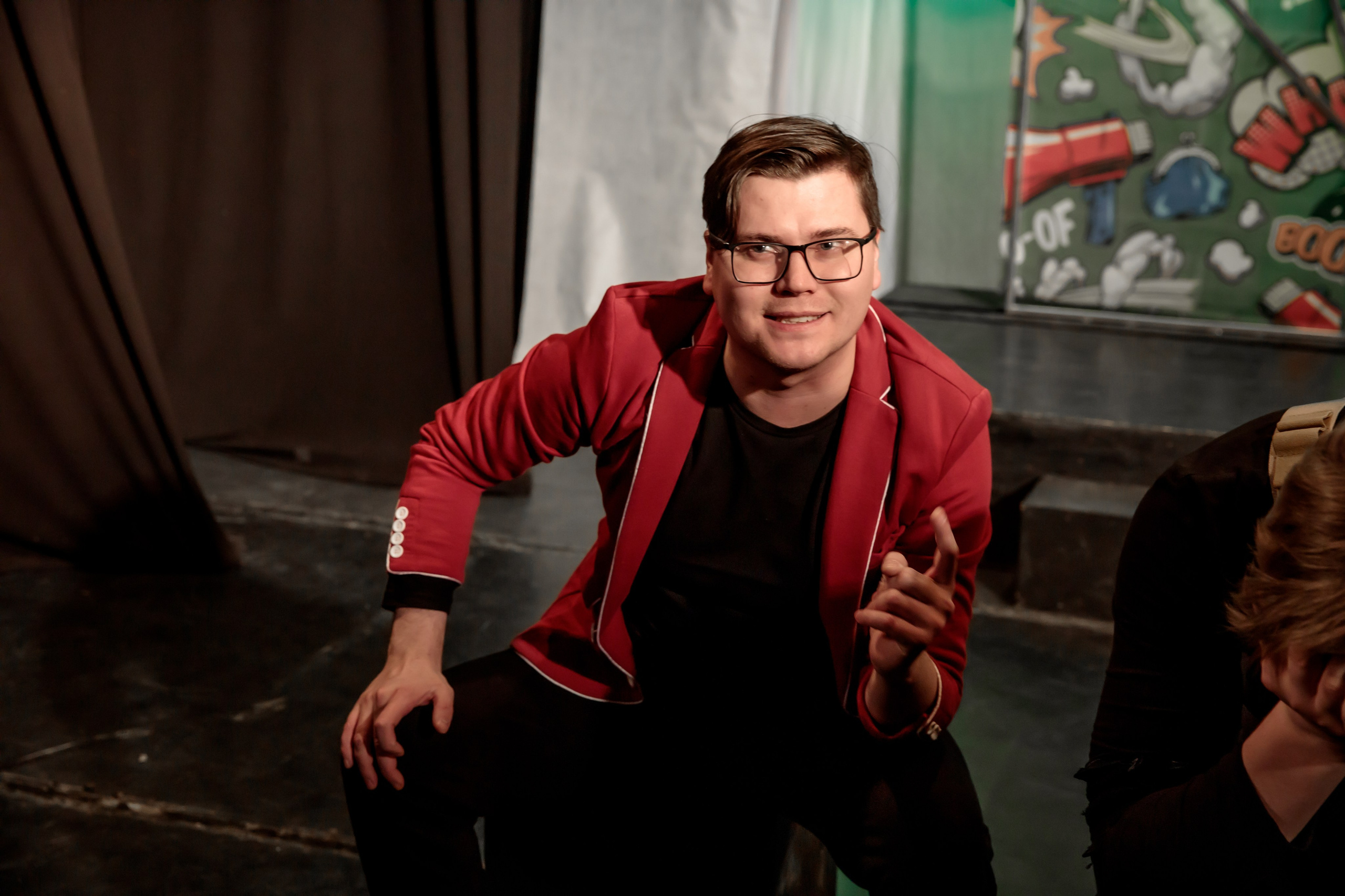 Смотри наверх!. Санкт-Петербургский драматический театр «Палитра»