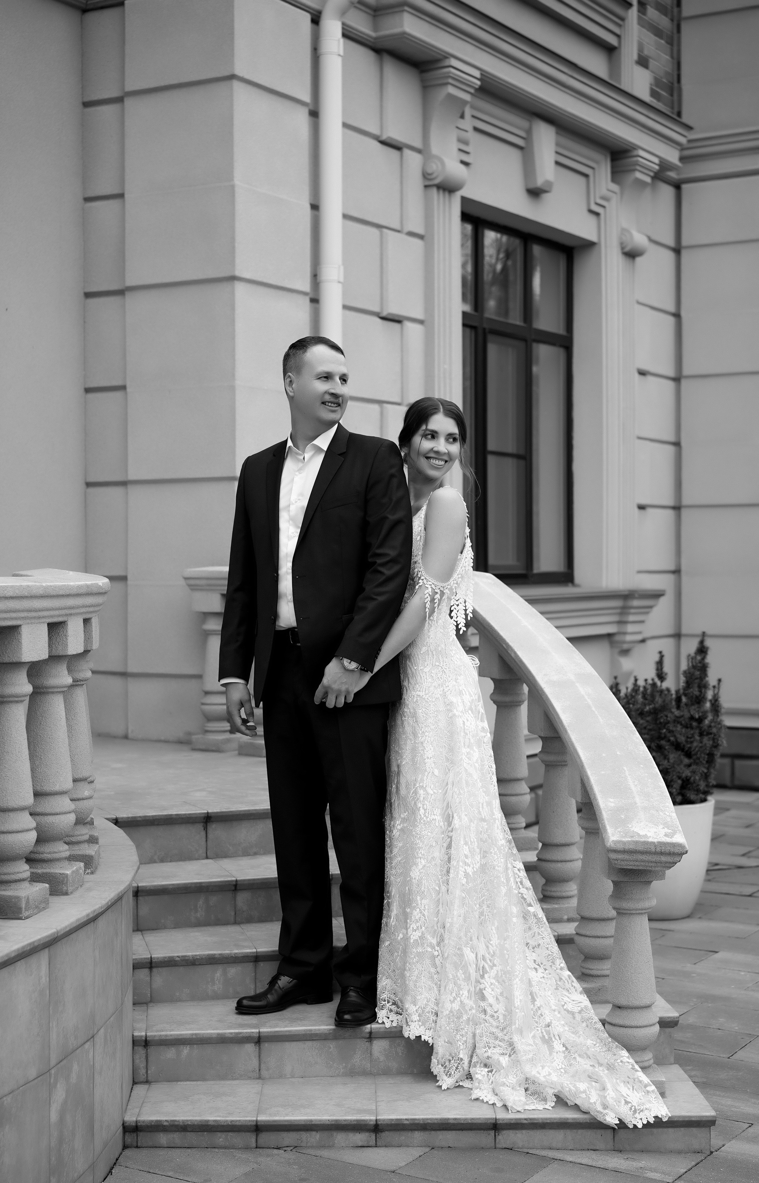 Фотограф и видеограф на свадьбу в Ростове-на-Дону 2026. Профессиональная работа, качественный результат. Свадебный фотограф в Ростове-на-Дону. Таинство Крещения и Венчания, семейные фотосессии. Алёна Чёботова