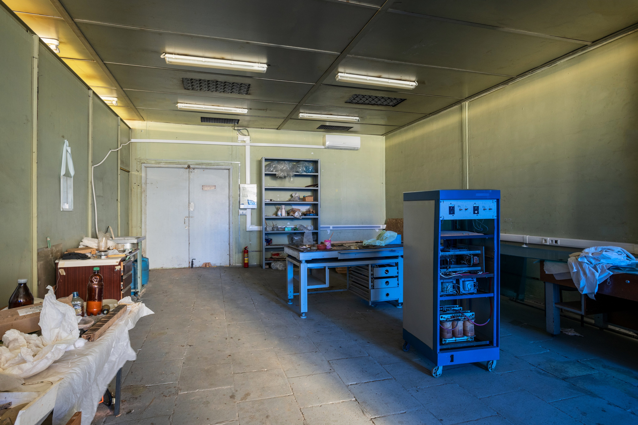 Заброшенное здание. Роман Свободный — интерьерная и архитектурная съёмка, Москва и МО