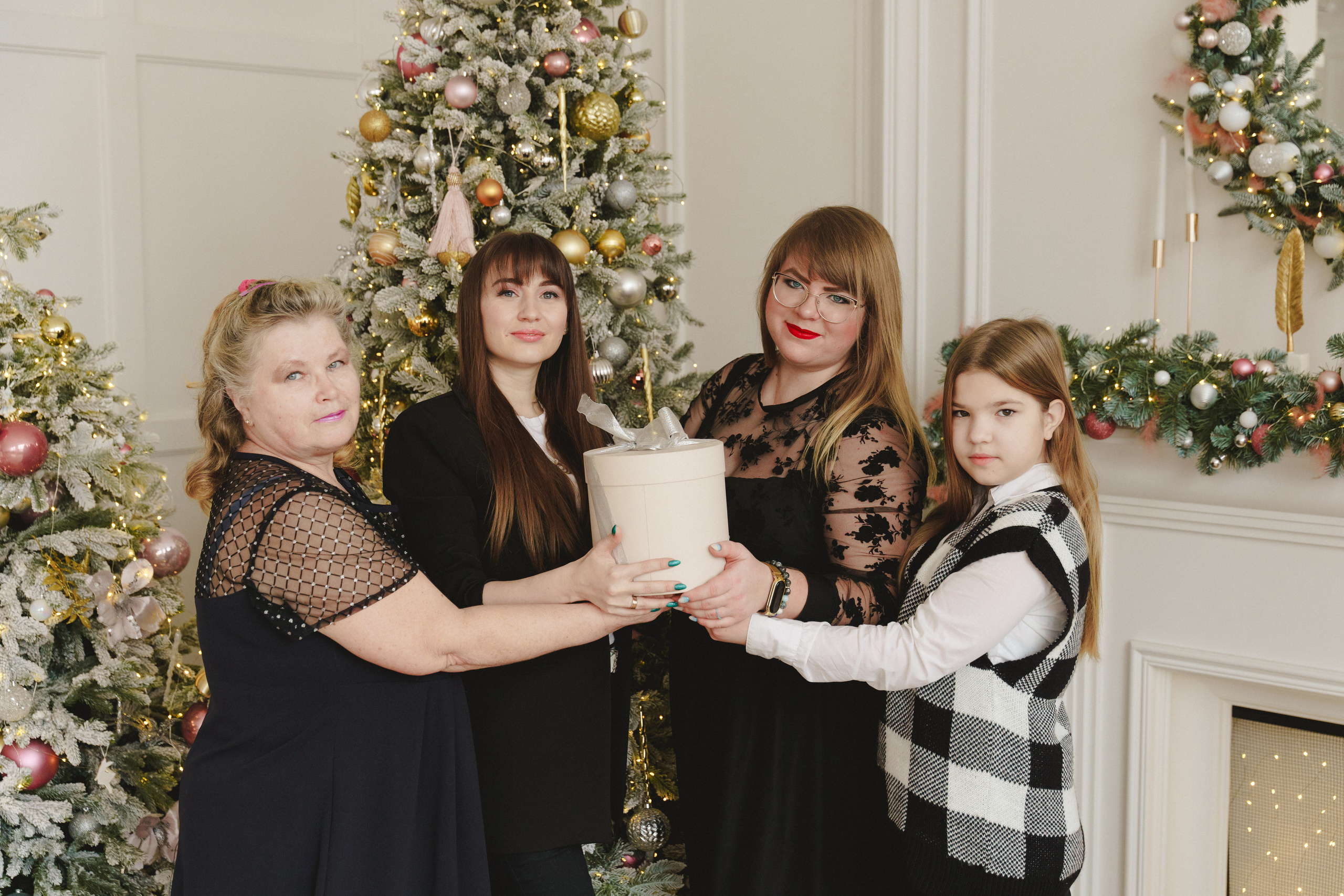 Семейная фотосессия. Фотограф в детский сад в Екатеринбурге, выпускные альбомы Юлия Умерова