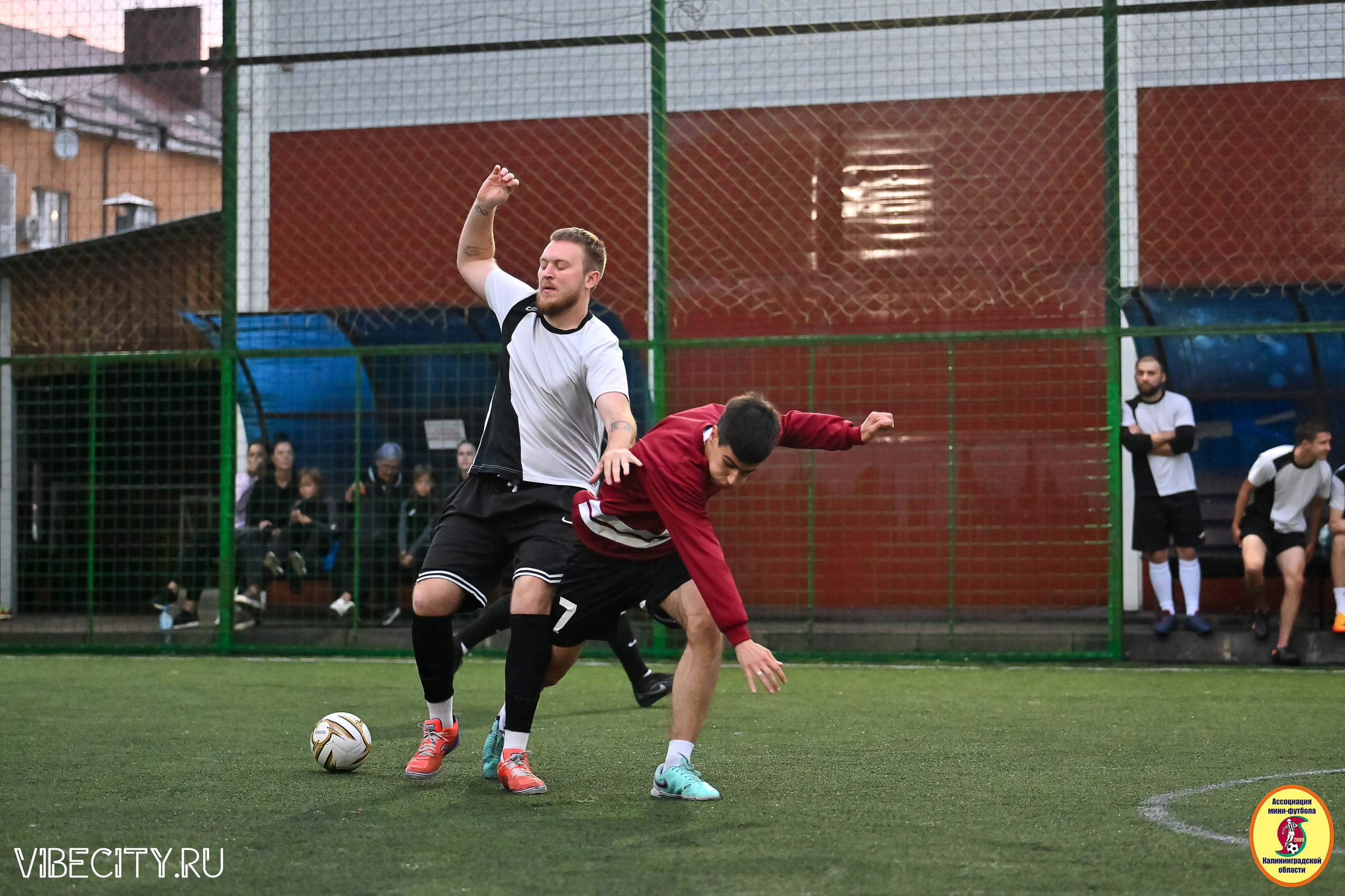 ИГРЫ МИНИ-ФУТБОЛЬНОЙ И КОРПОРАТИВНОЙ ЛИГИ. VIBECITY.RU Вайб Сити Ру Фоторепортажи Фотоотчеты Калининград