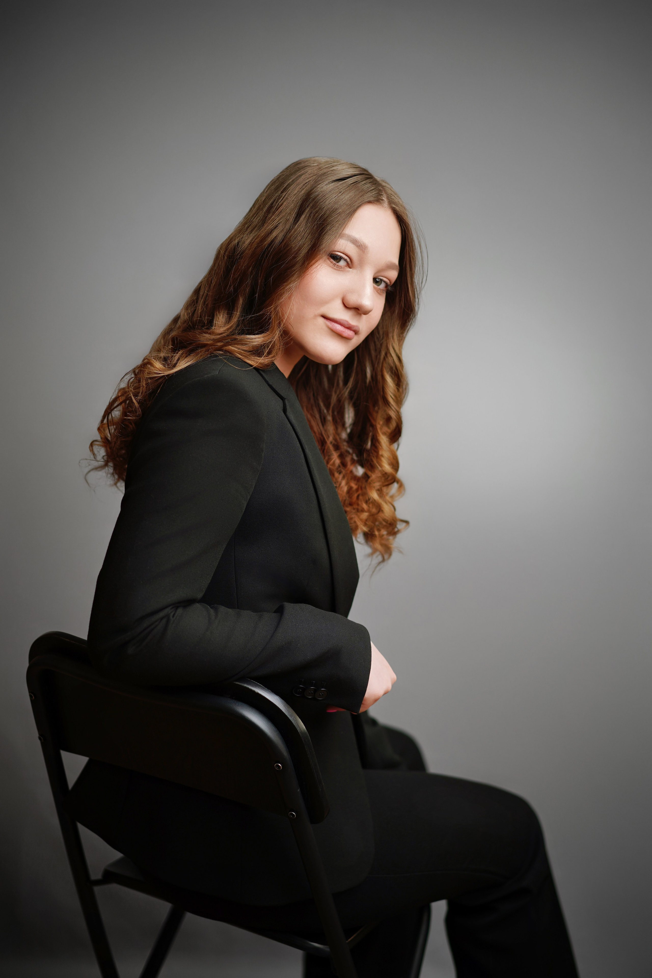 Стиль портрета в студии. GOTRA — выпускные альбомы в Тюмени