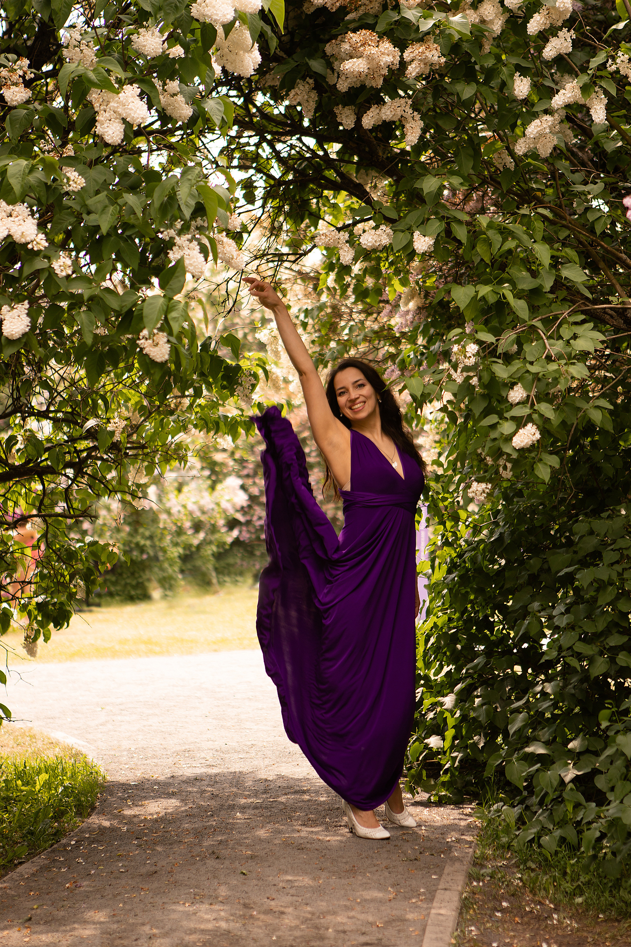 Катерина в Сиреневом саду. Фотограф в Москве Серегина Екатерина