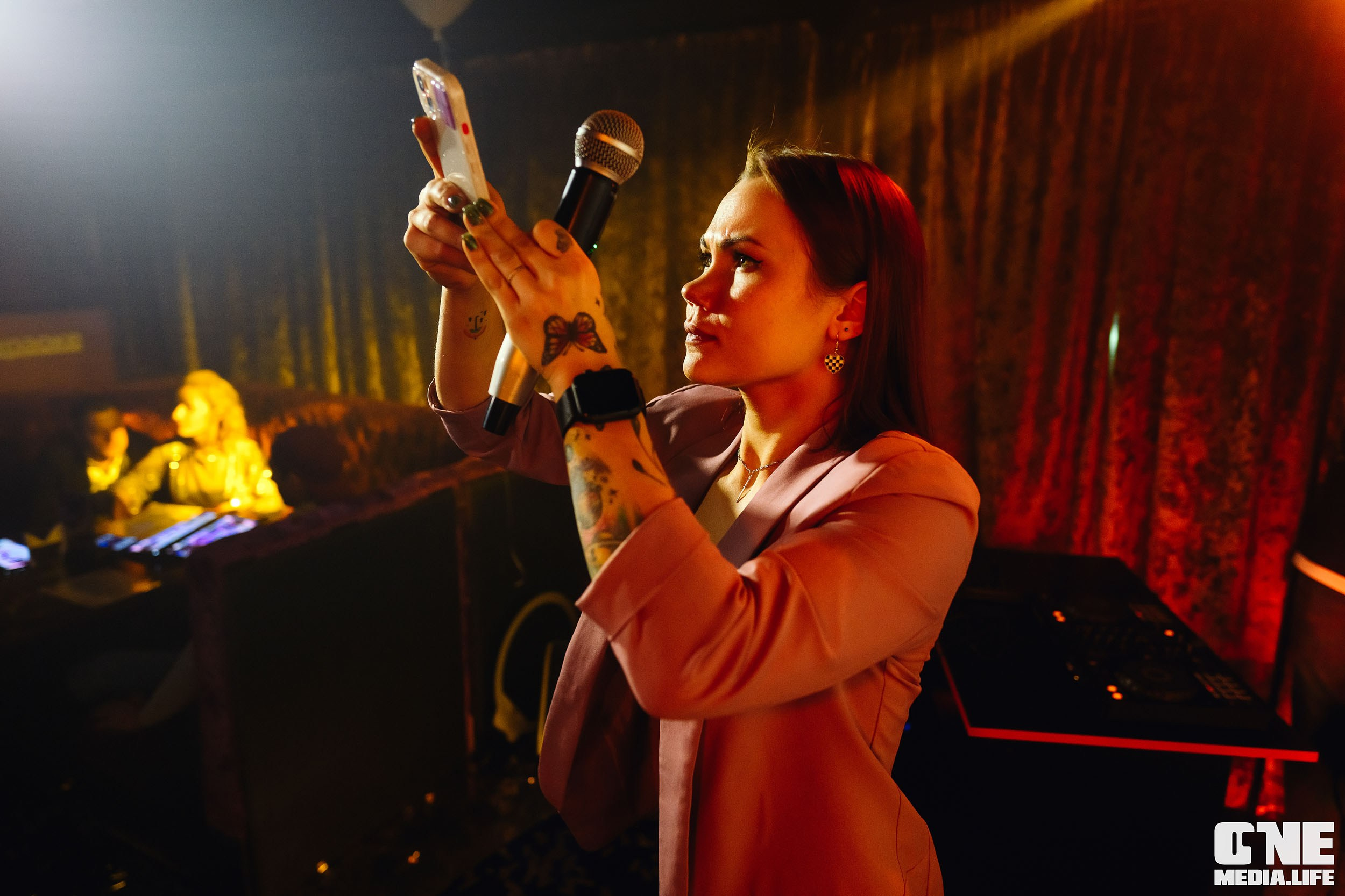 Фотоотчет с вечеринки в караоке-клубе Эйфория. One Media Life: фоторепортажи, фотоотчеты с мероприятий и заведений