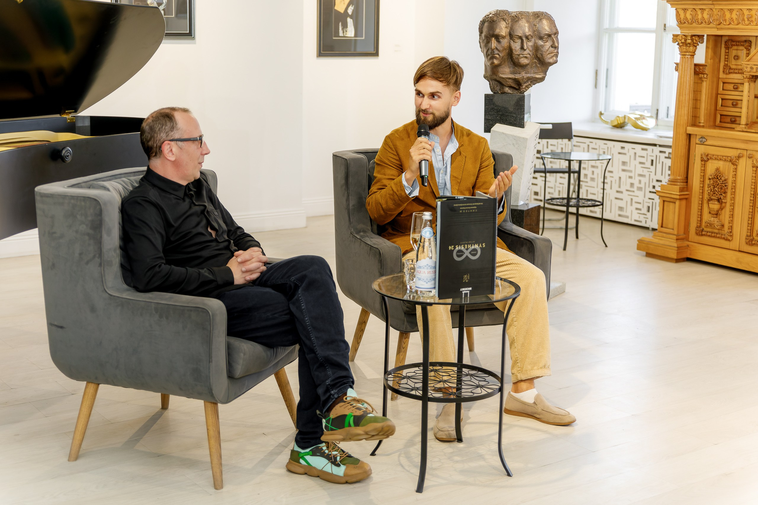 Финисаж выставки Евгения Крылова. Photographer Sergei Miroshnikov