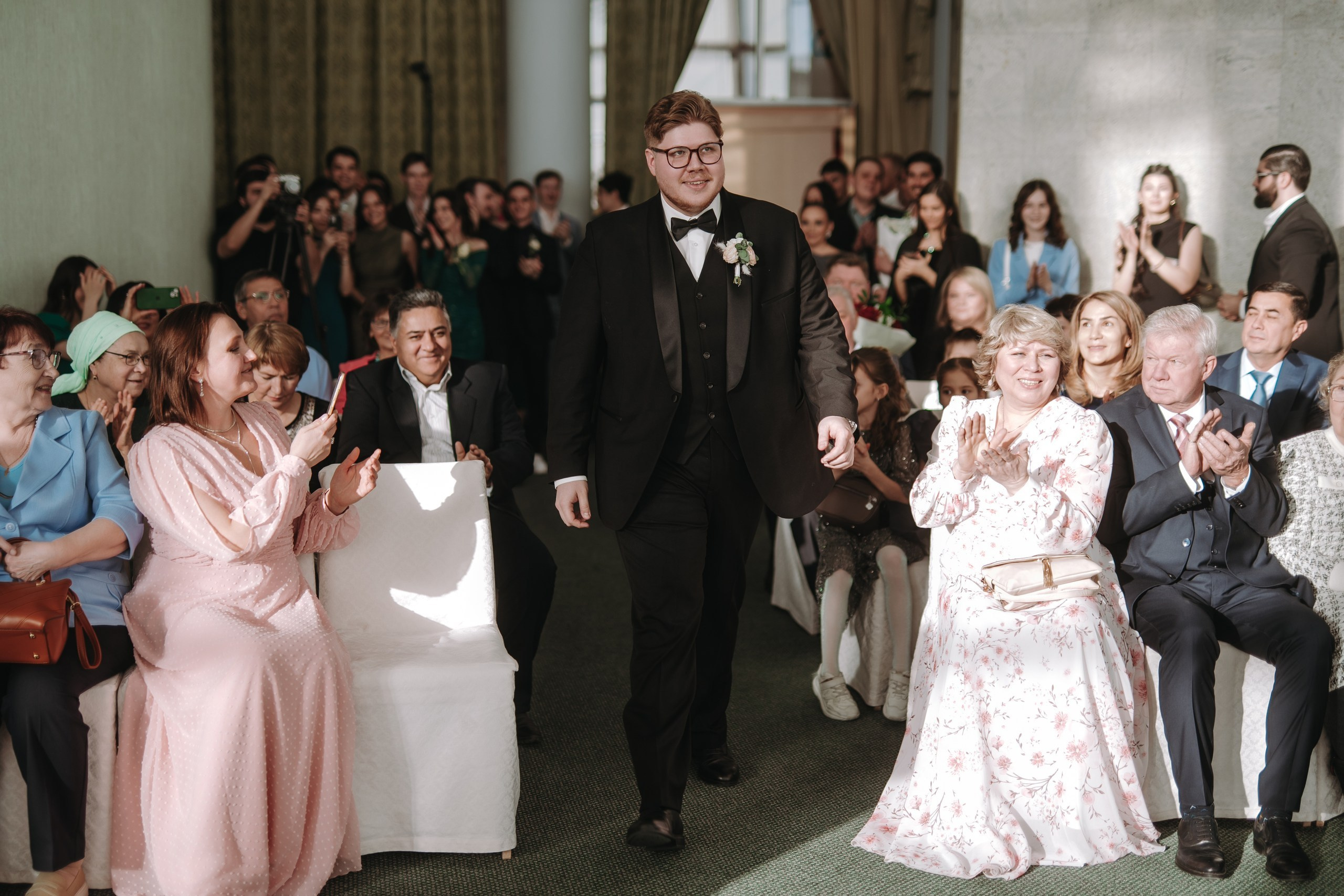 РЕСТОРАН ТАРАТАУ, ВЕДУЩИЙ АЗАТ ГАЙСИН И АРТУР ИЛЬЯСОВ УФА