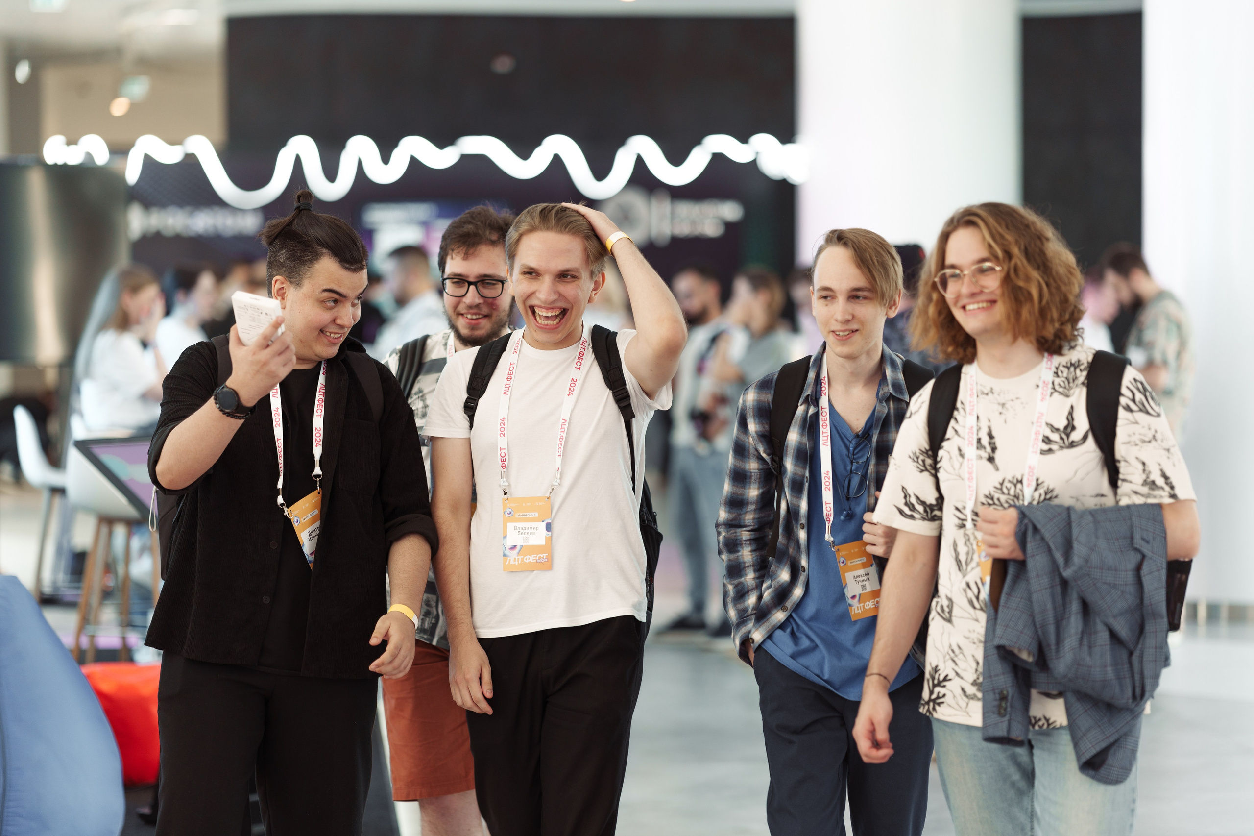 ЛЦТ ФЕСТ 2024 в арт кластере Ломоносов. Свадебные фотосессии в Москве. Фотограф Сергей Ржевский