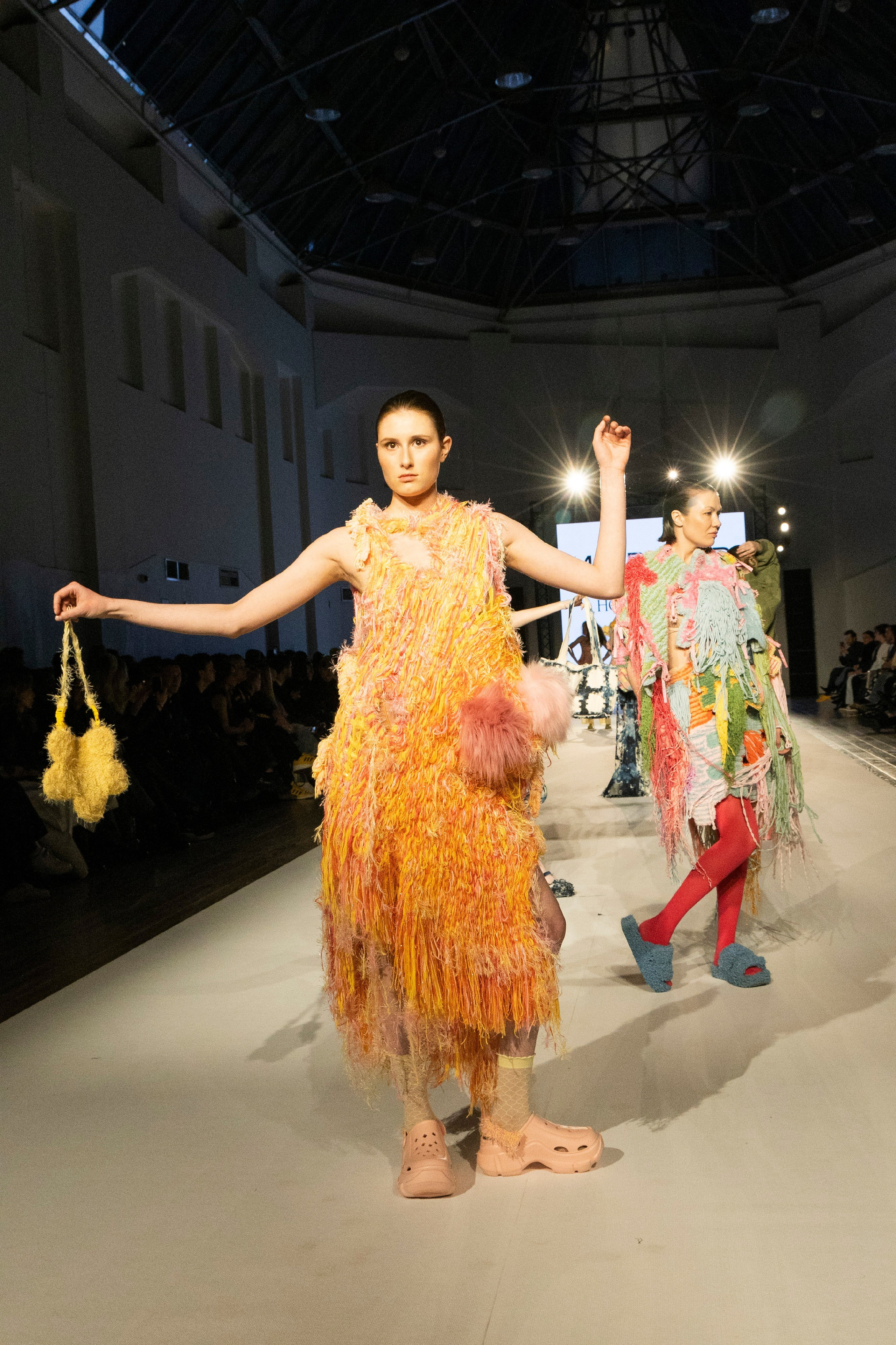 ДЛТ Собака.ru показ победителей конкурса «Новые имена в моде 2025». FOTOFAQ SKOOL г. Санкт-Петербург: очные, дистанционные и онлайн курсы фотографии