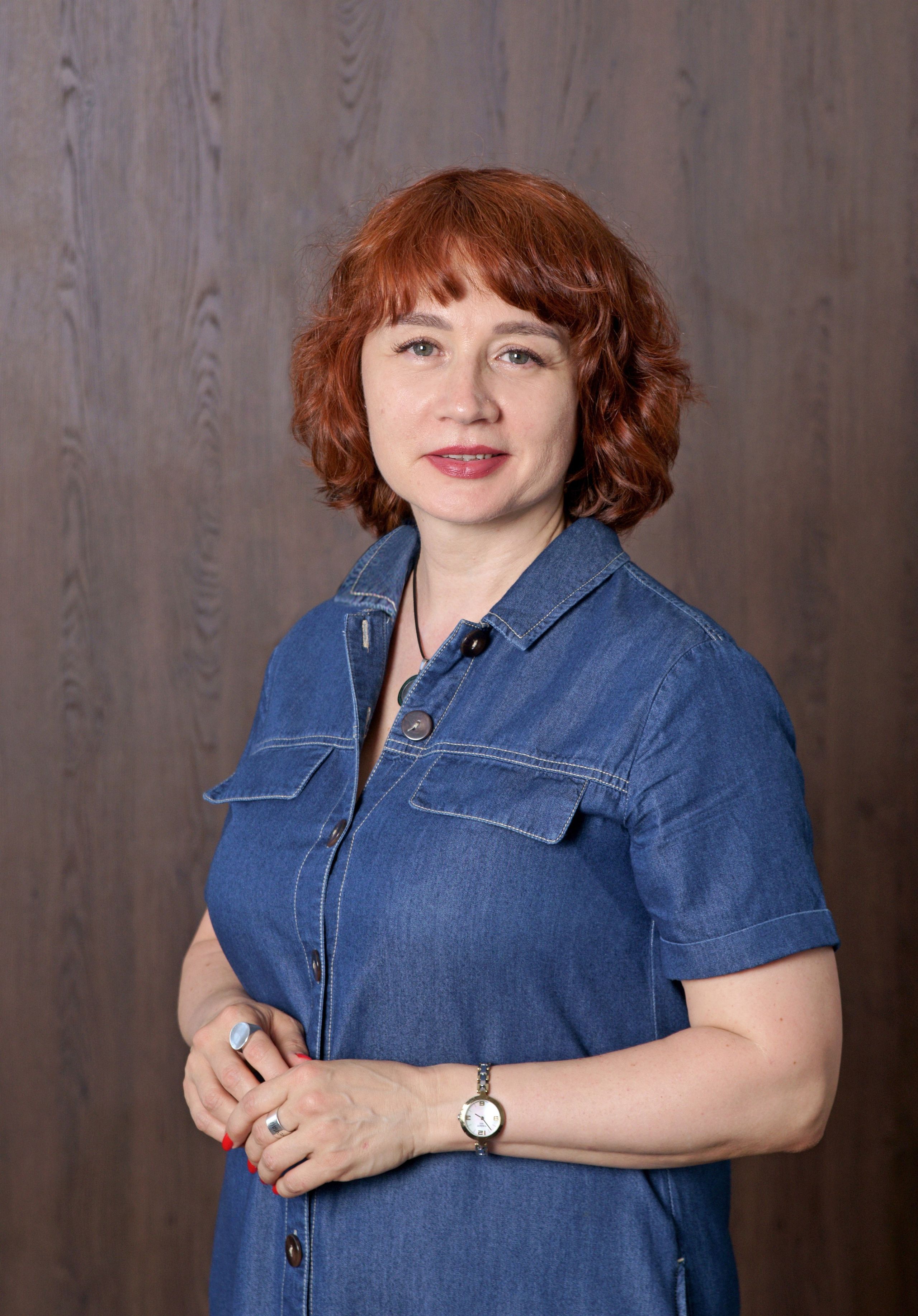 Контент съемка - женщина стоя