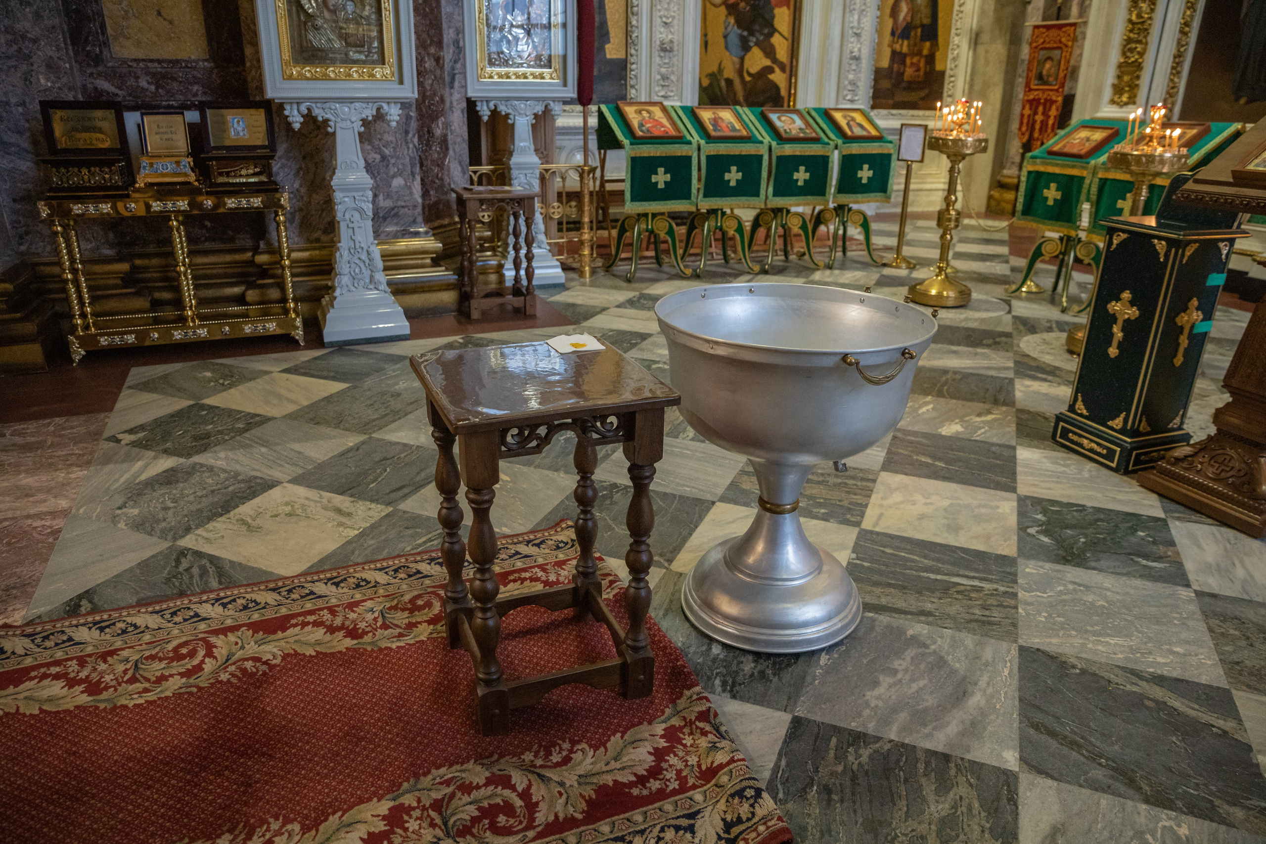 Фотограф на Крещение в Санкт-Петербурге. ФОТОГРАФ РАДОСТИ Фотосессия в студии СПб. Портретный фотограф — Юрий Торлопов