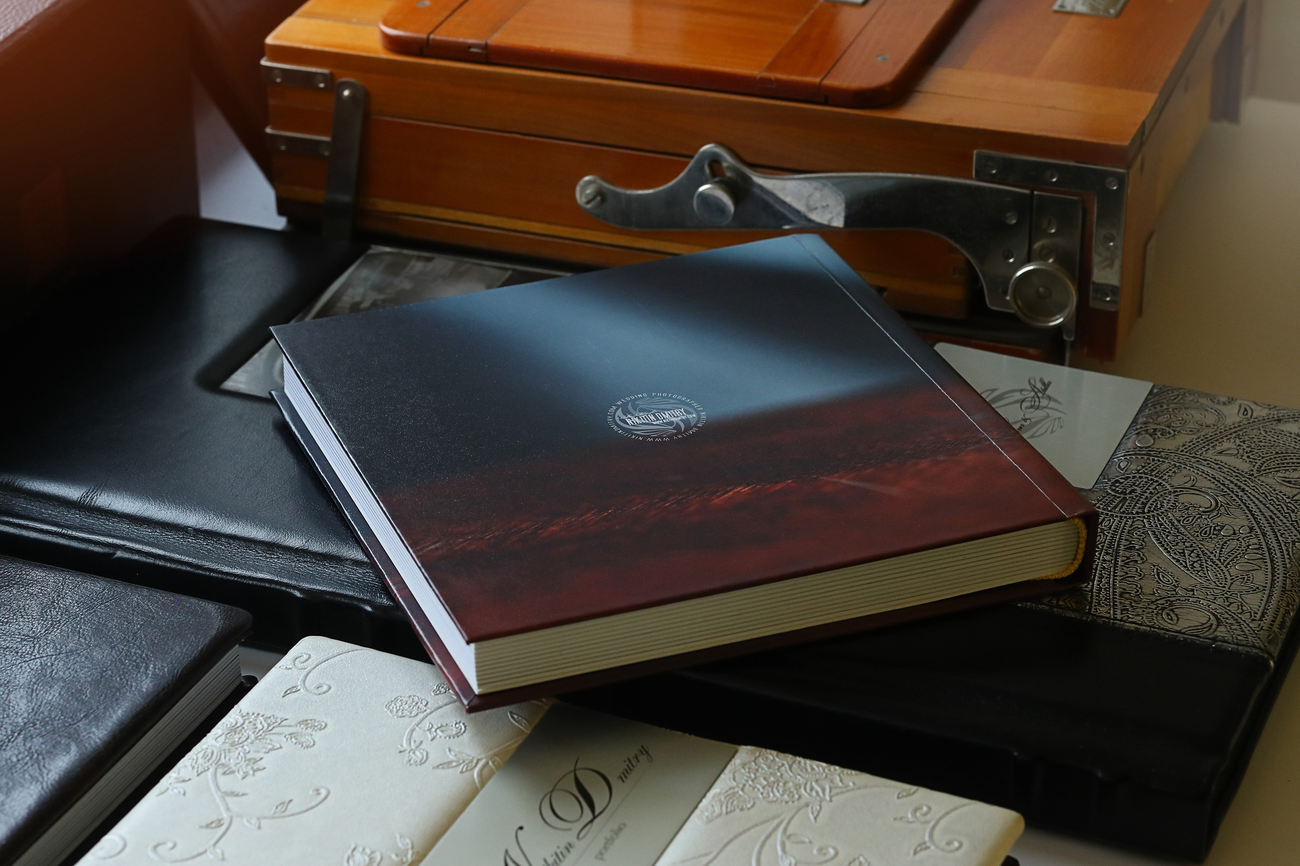 Производство свадебной книги. Свадебный фотограф Никитин Дмитрий Раменское Жуковский Москва