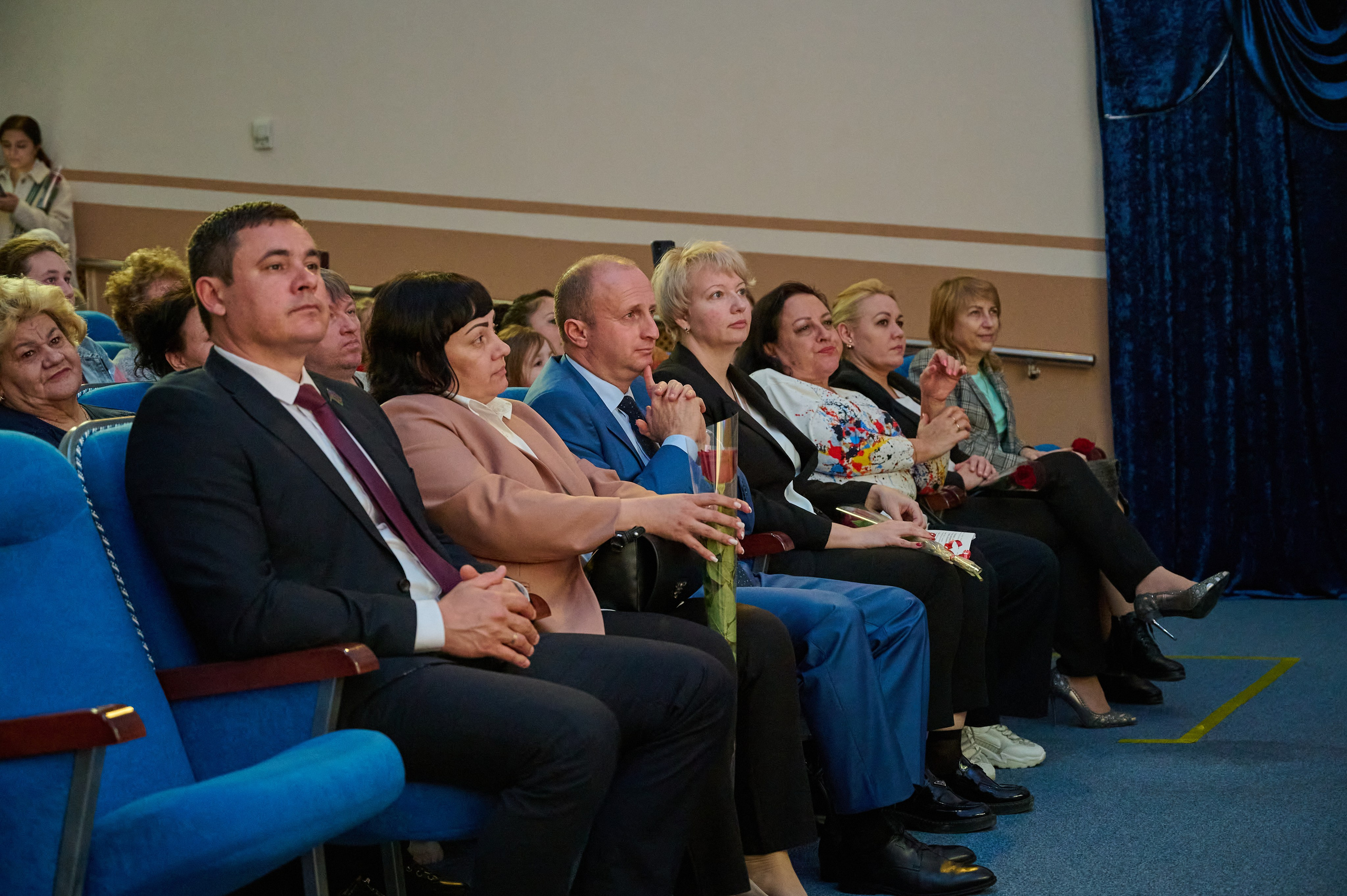 8 марта Марьина роща. Жизнь курорта Кабардинка в фотографиях