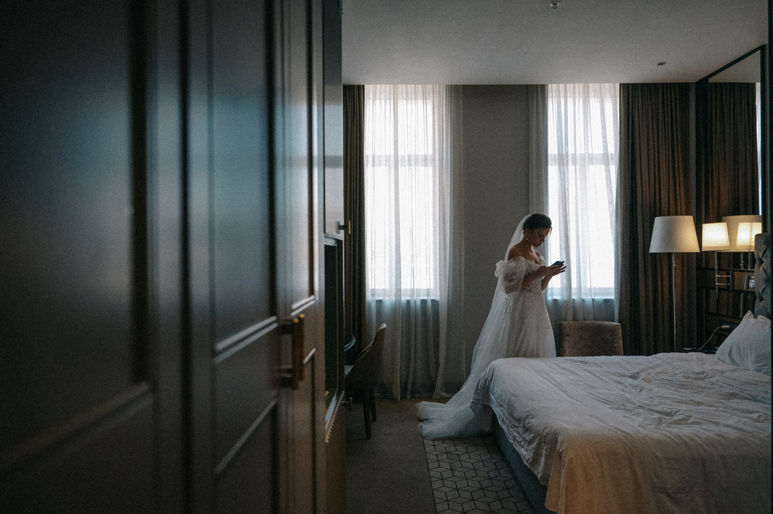 Свадьба для двоих с прогулкой в The St. Regis Москва Никольская 5*. Свадебный и семейный фотограф Виктория Носачёва. Щелково, Москва и МО