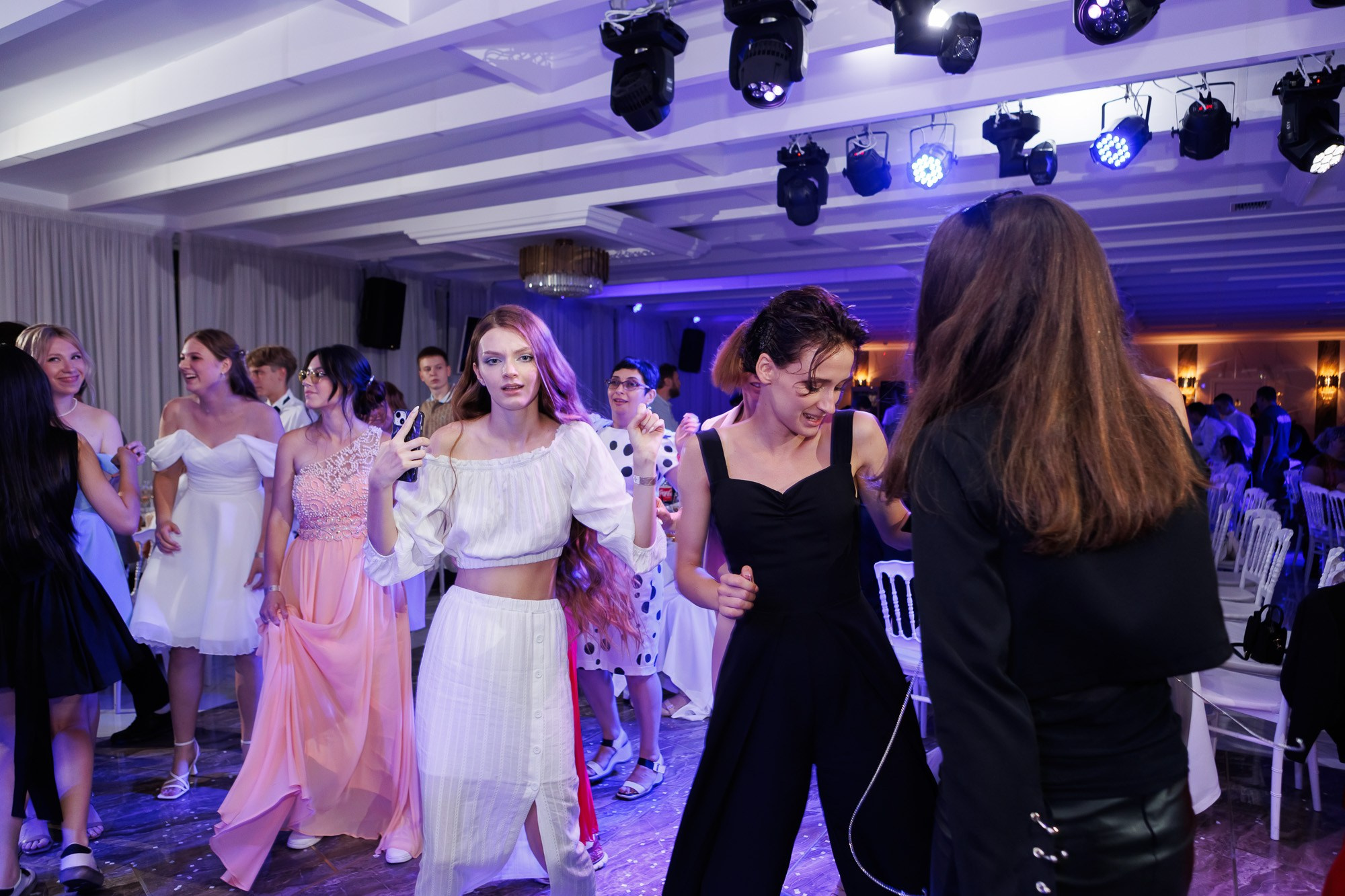 Выпускной вечер в Севастопольской гимназии № 1 имени А. С. Пушкина. Свадебный фотограф, фотосъемка в Крыму, Севастополе, Симферополе, Ялте
