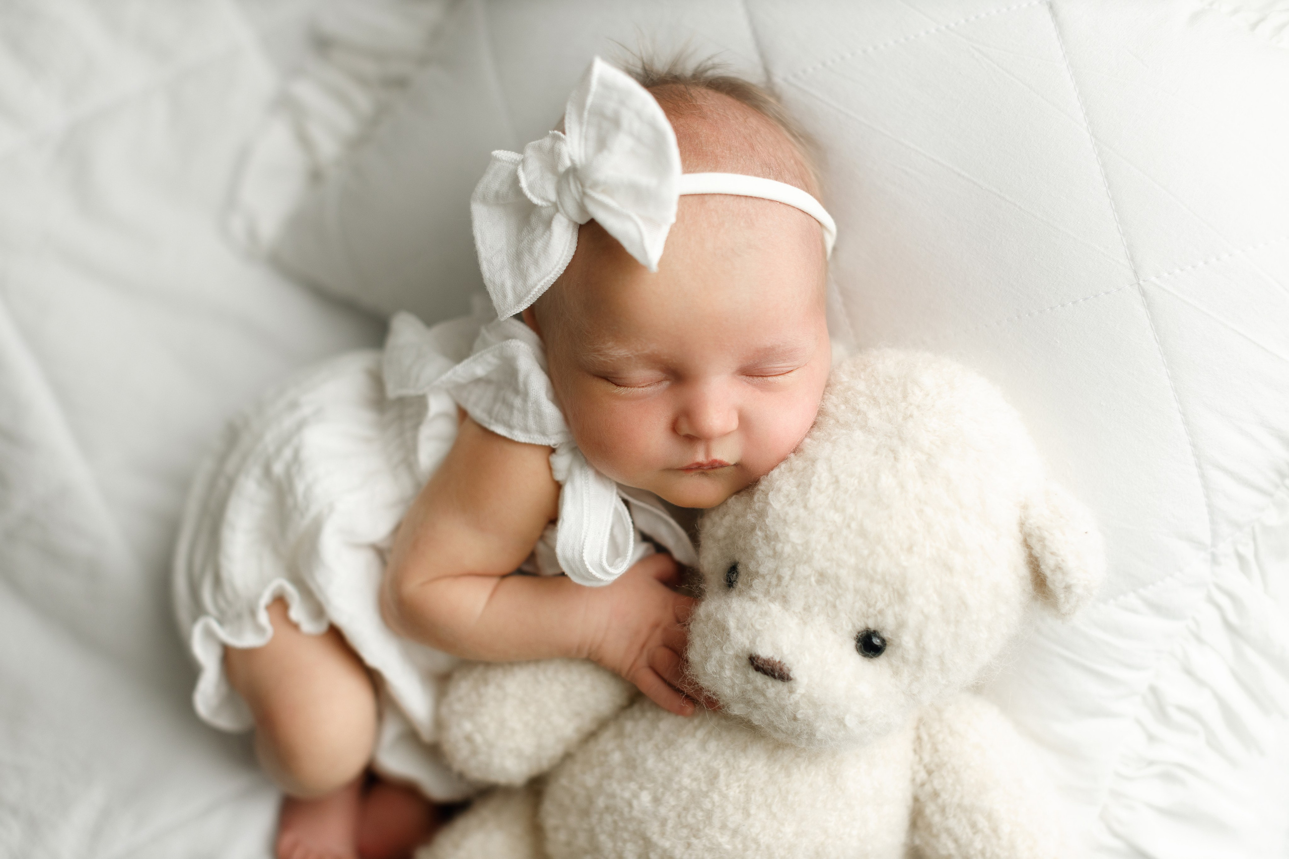 Ньюборн, новорожденные. Профессиональная детская и семейная фотостудия в Краснодаре