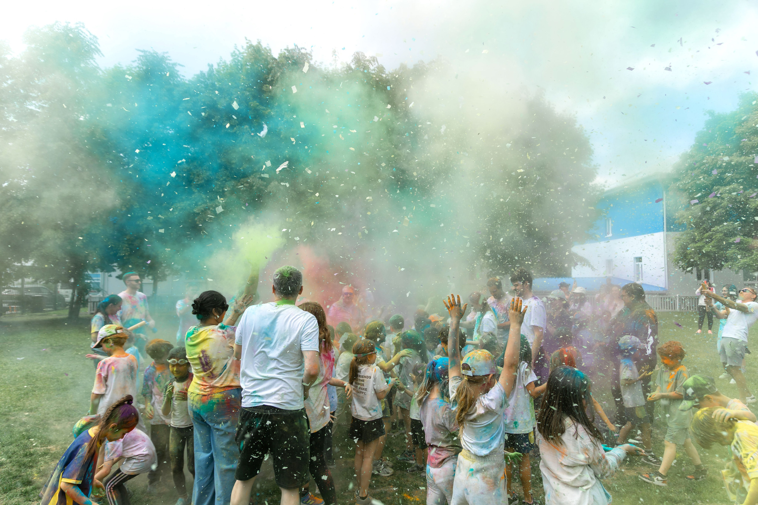 The International School of Moscow. Color Day. Выпускные альбомы для школы и детского сада — школьный фотограф Подольск, Троицк, Щербинка, Москва