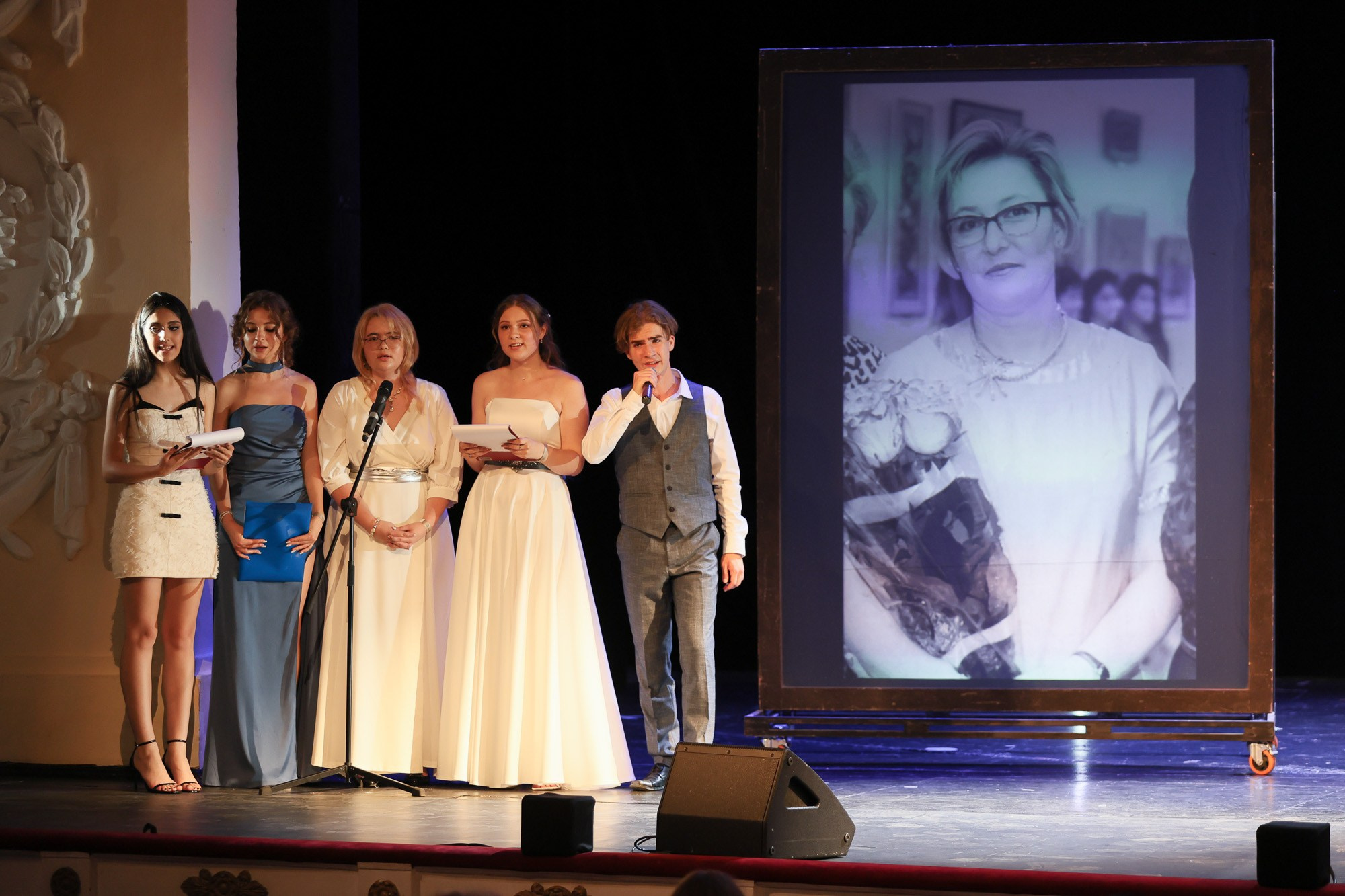 Выпускной вечер в Севастопольской гимназии № 1 имени А. С. Пушкина. Свадебный фотограф, фотосъемка в Крыму, Севастополе, Симферополе, Ялте