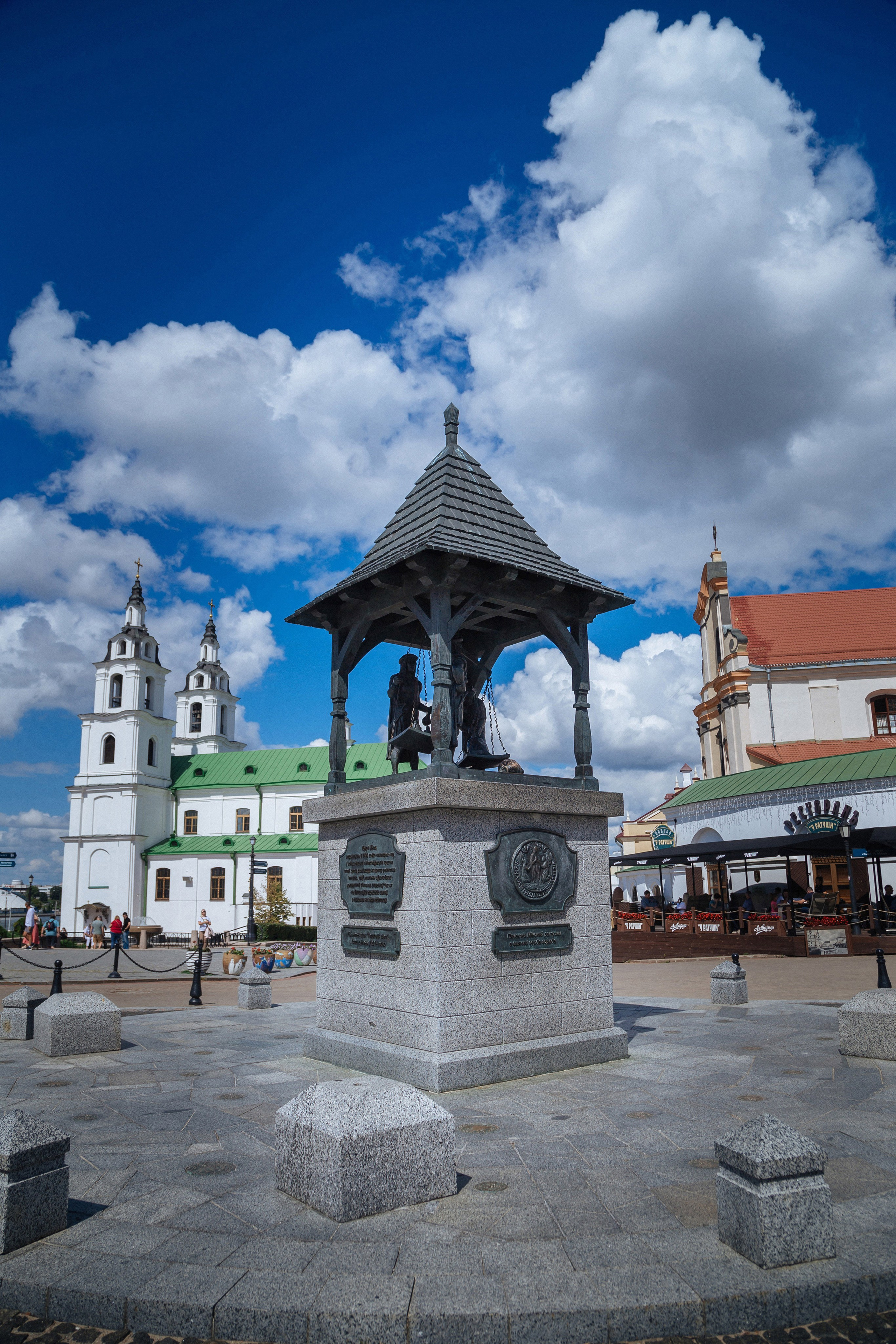 Фотопрогулка-экскурсия по историческому центру Минска. Фотограф в Минске Екатерина Тузова