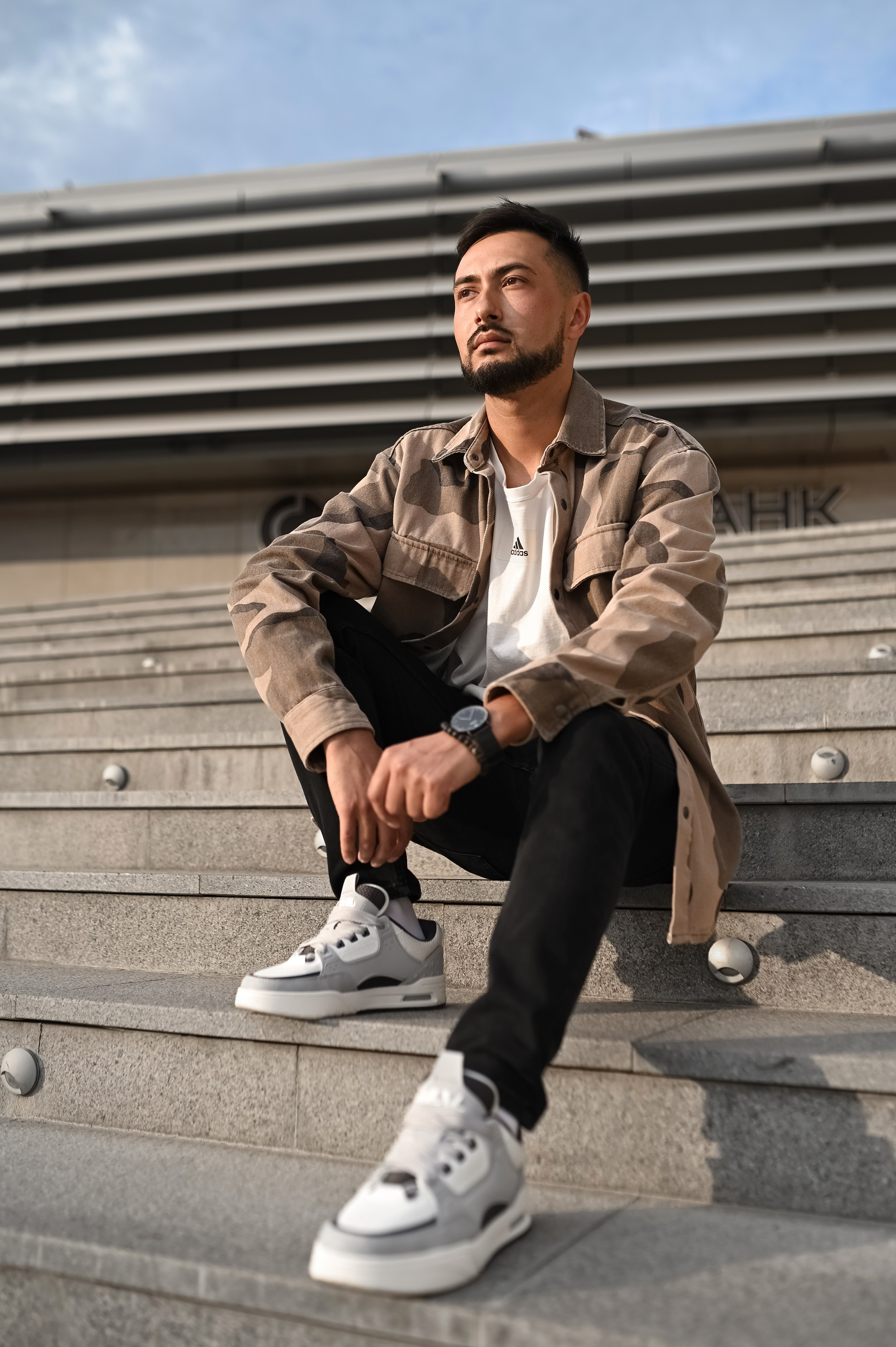 Фотосессия в URBAN Казань, мужской образ в урбанистической среде