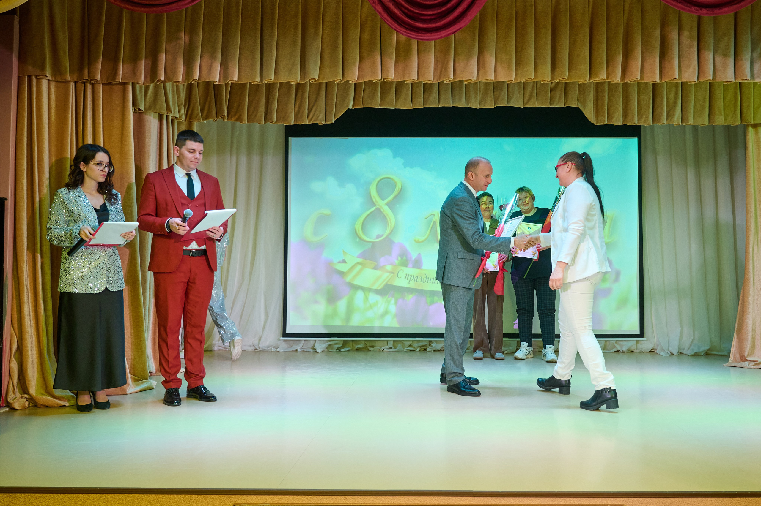 8 марта в Виноградном. Жизнь курорта Кабардинка в фотографиях