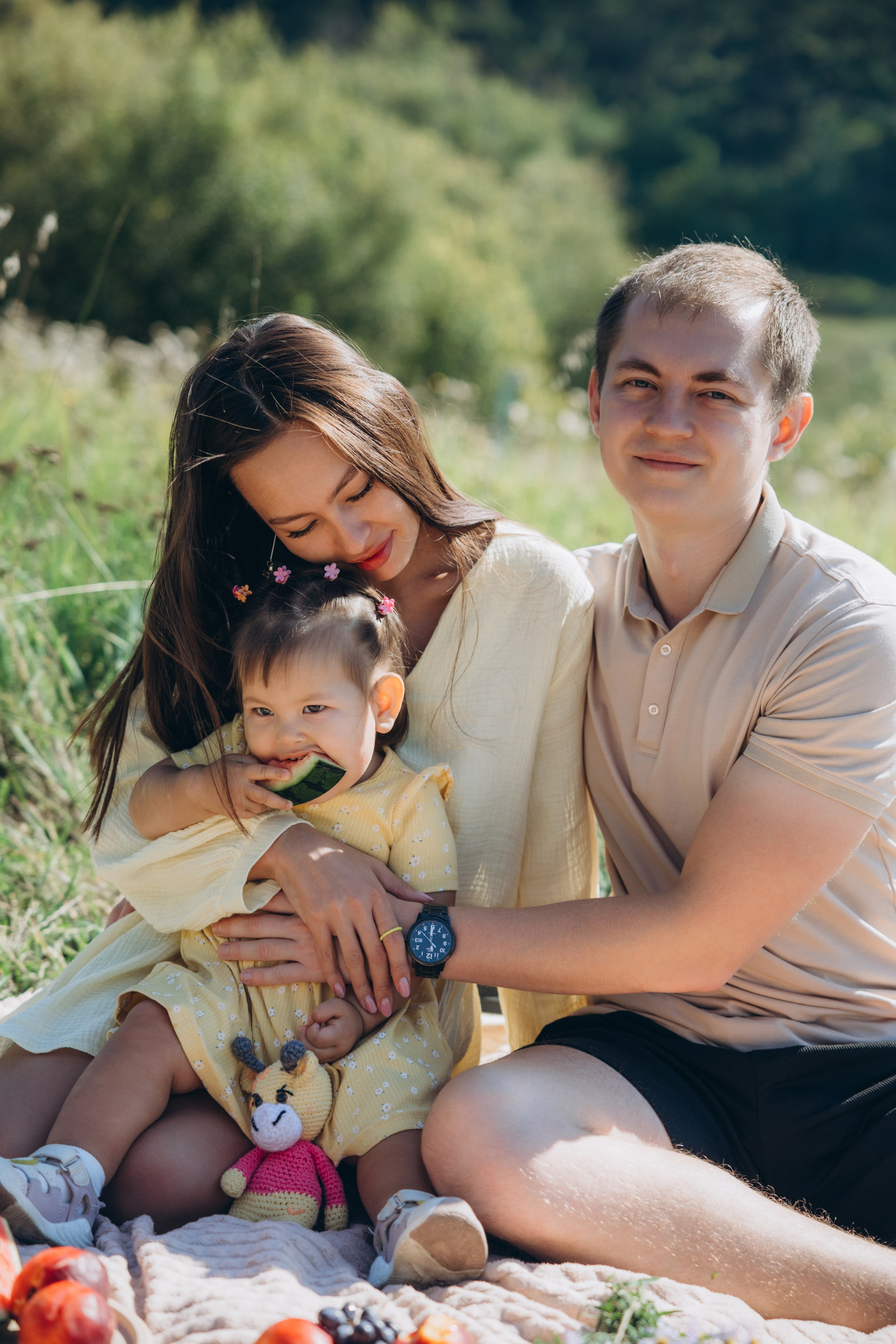 Семейная съёмка в поле. Свадебный, семейный фотограф в Иркутске Светлана Макаричева