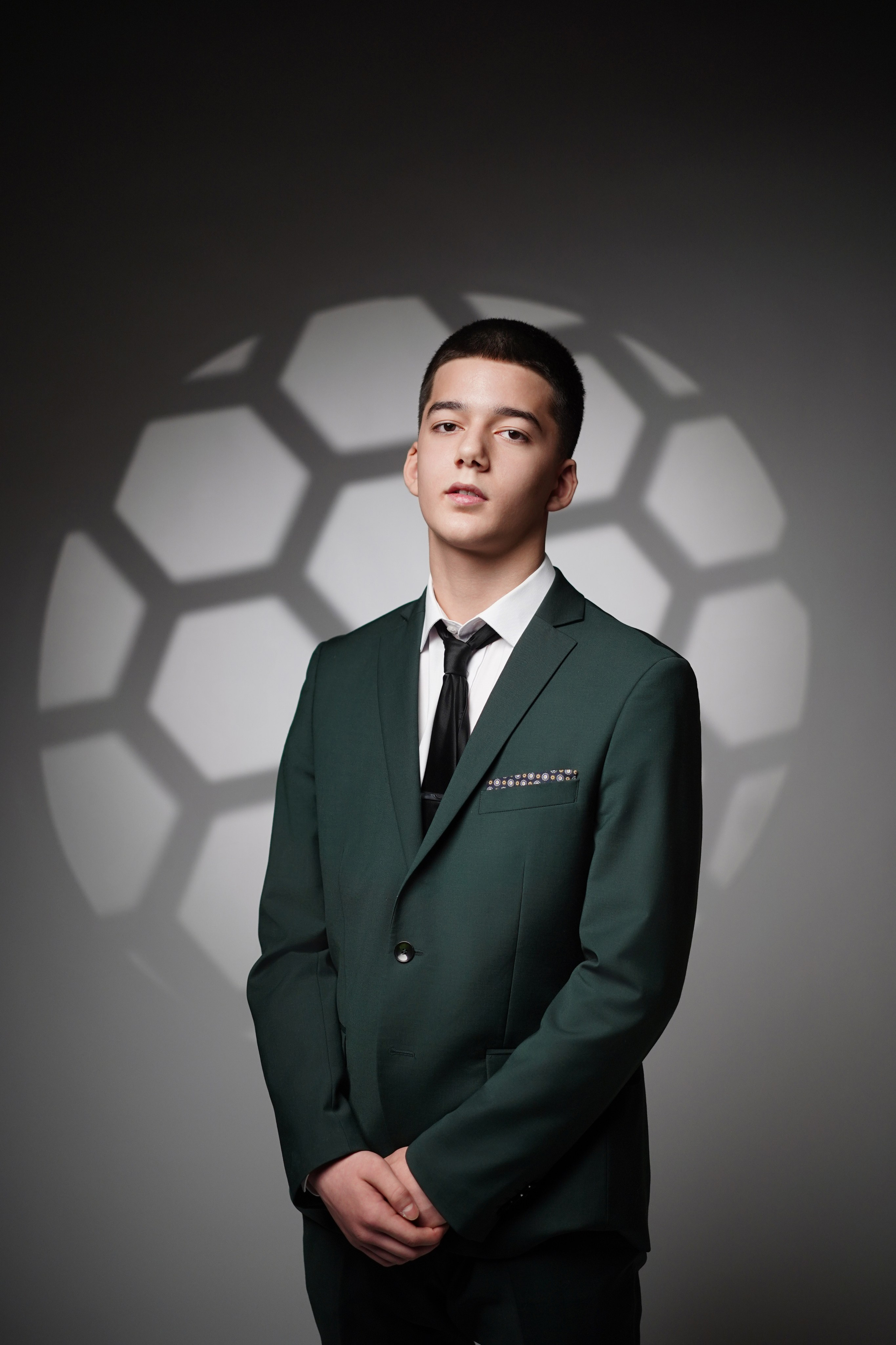 Стиль портрета в студии. GOTRA — выпускные альбомы в Тюмени