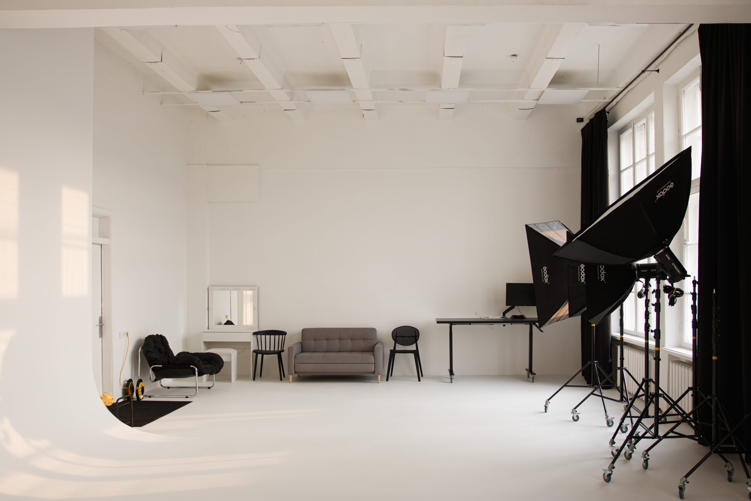 Залы с циклорамой в студии Photohub. Фотограф в Минске Людмила Дутко