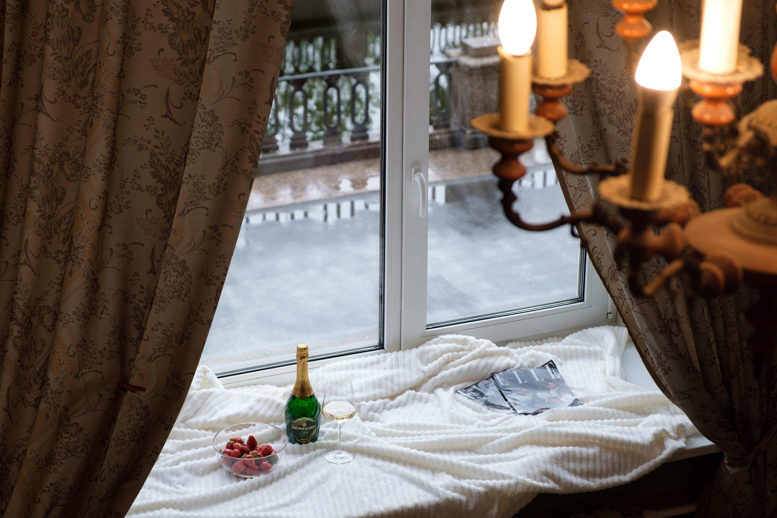 Интерьерные кадры различных объектов: от небольших квартир до баз отдыха. Интерьерный фотограф в Санкт-Петербурге Михаил Азаров. Печать и продажа фотографий