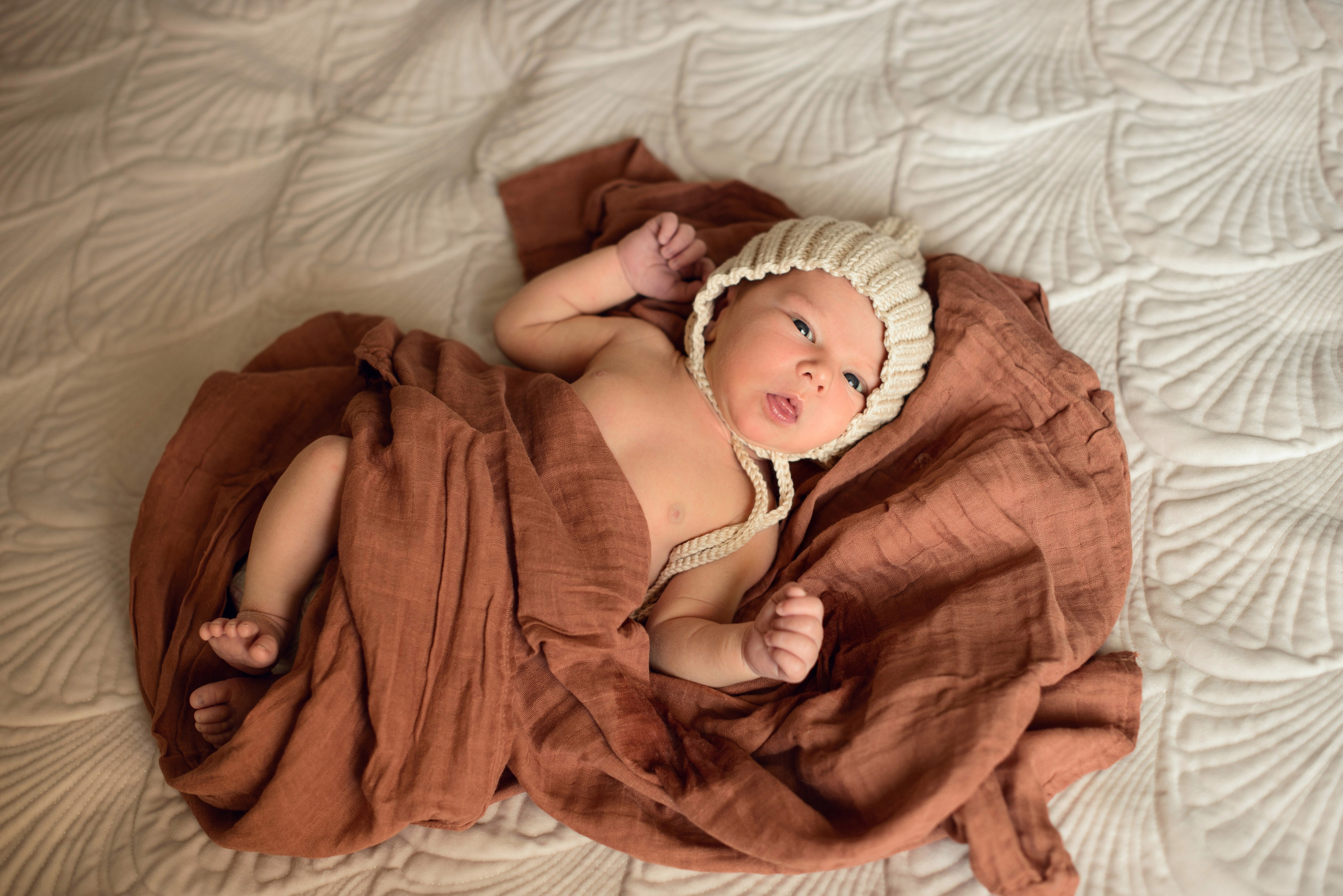 A family photo shoot at home, a family with a newborn baby. Photographer Elena Carruthers, Scotland