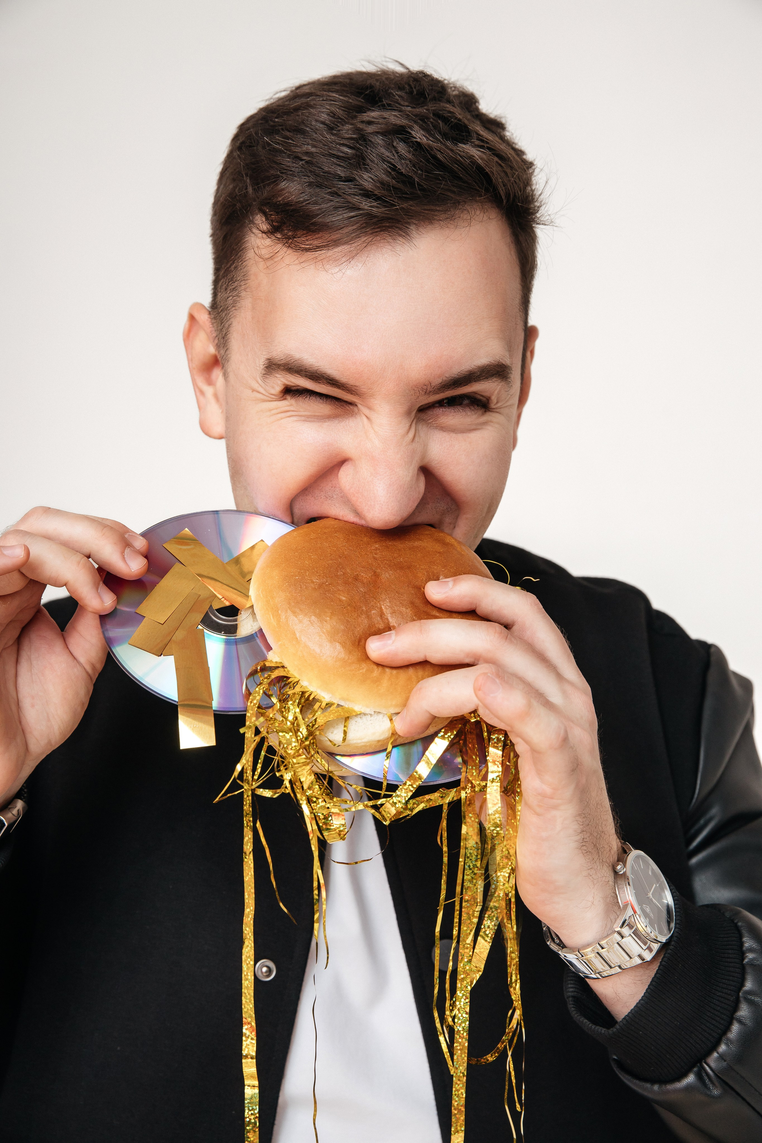 NewYearsDJ 🎧. Свадебный фотограф Настя Шелл г. Череповец