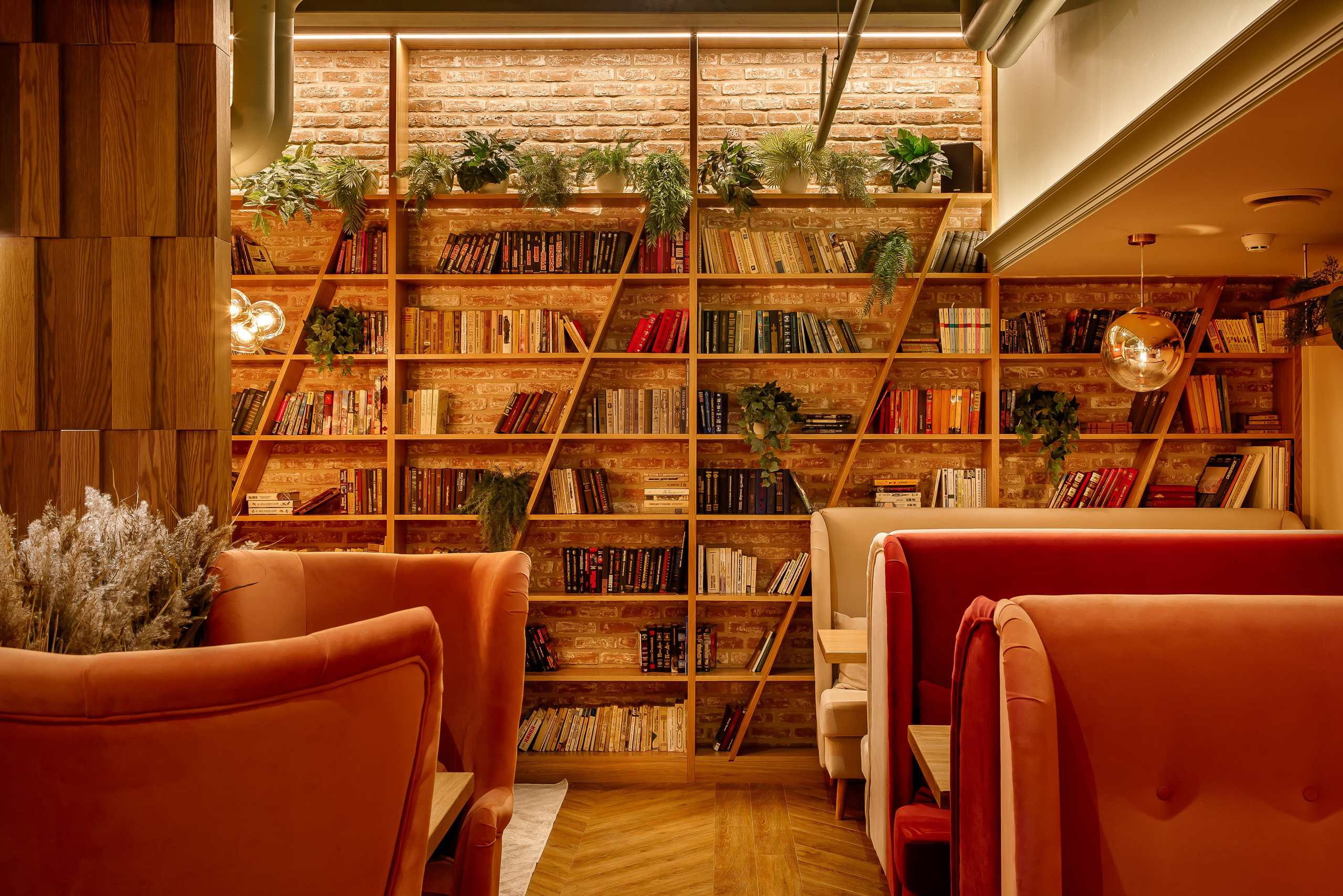 Интерьерная фотосъёмка кафе, ресторанов и баров в Москве. Интерьерный фотограф Дмитрий Медведев. Фуд-фотограф в Москве Дмитрий Медведев. Фуд-фото и контент для ресторанов, кафе и баров