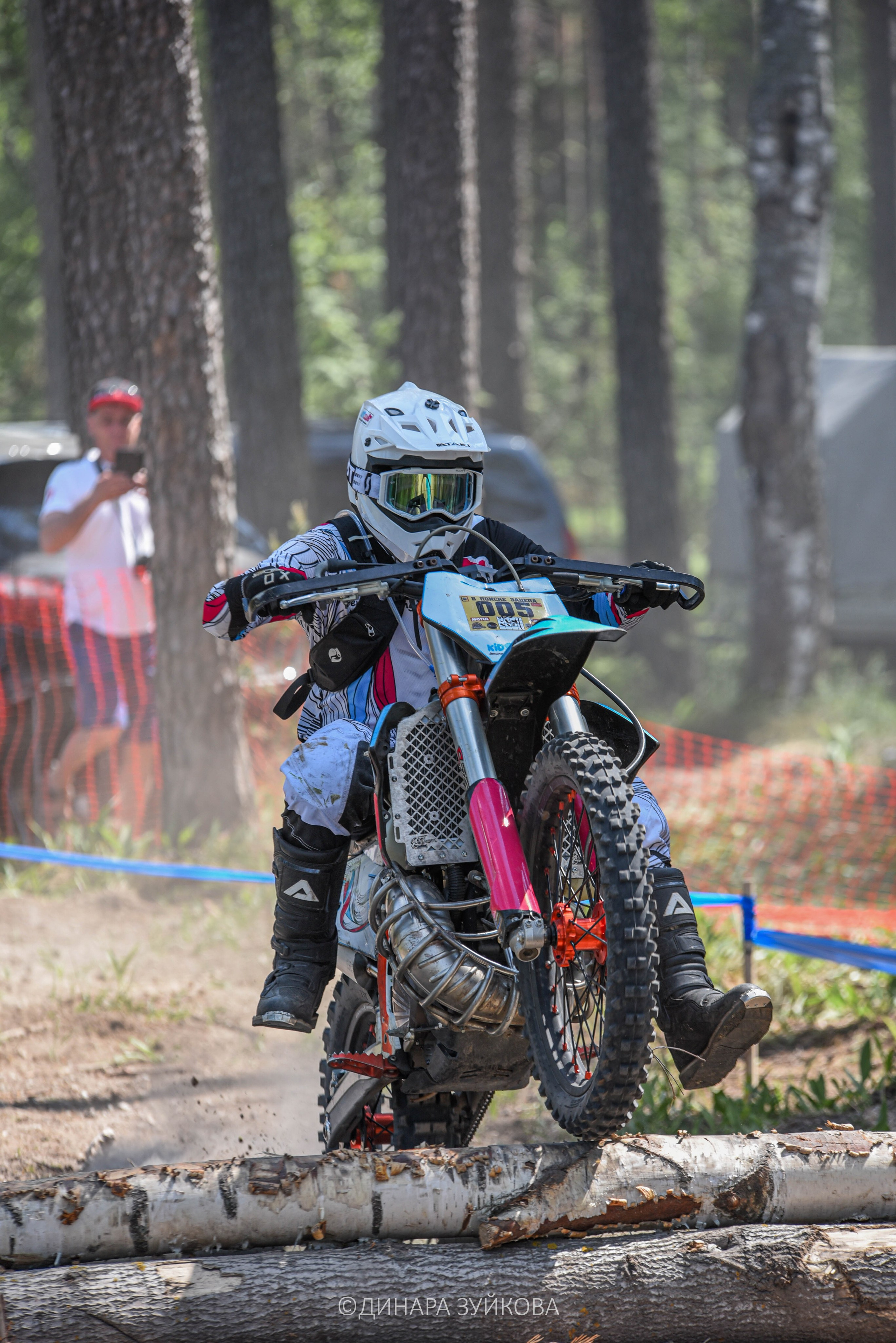 В поиске зацепа от ЭндуроБор. Мотофотограф в Нижнем Новгороде Динара Зуйкова