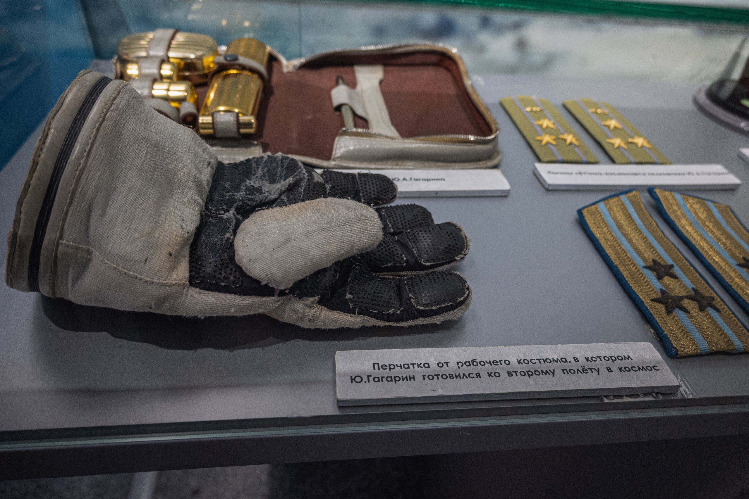 Дом-музей Первого космонавта Планеты Юрия Алексеевича Гагарина. Музей военно-воздушных сил Северного флота. Мурманская область, поселок Сафоново. Фото Дом-Музей Юрия Гагарина. Экспонаты дома-музея Ю.А. Гагарина. Фотограф Роман Адлер.