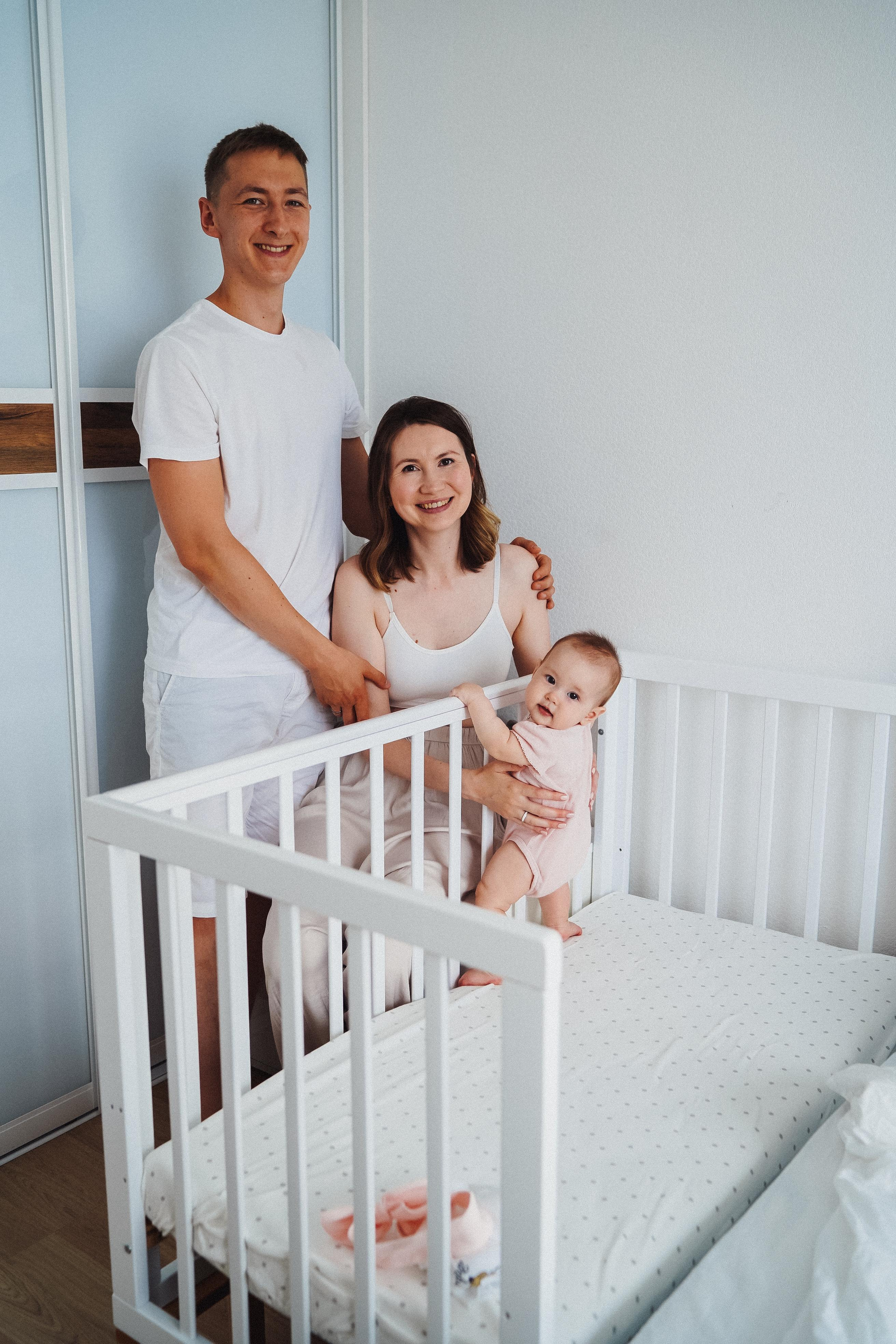 Мама, папа, я - дружная семья.