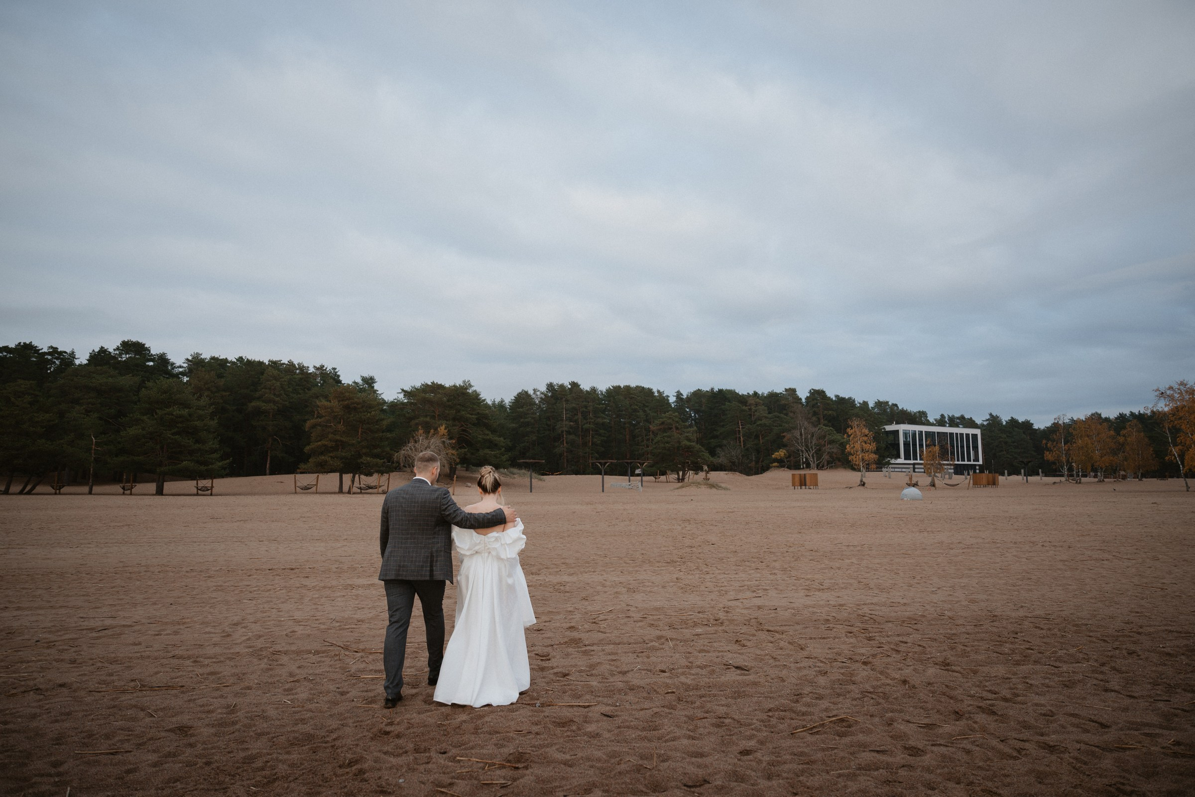 свадебная фотосессия на берегу Финского залива