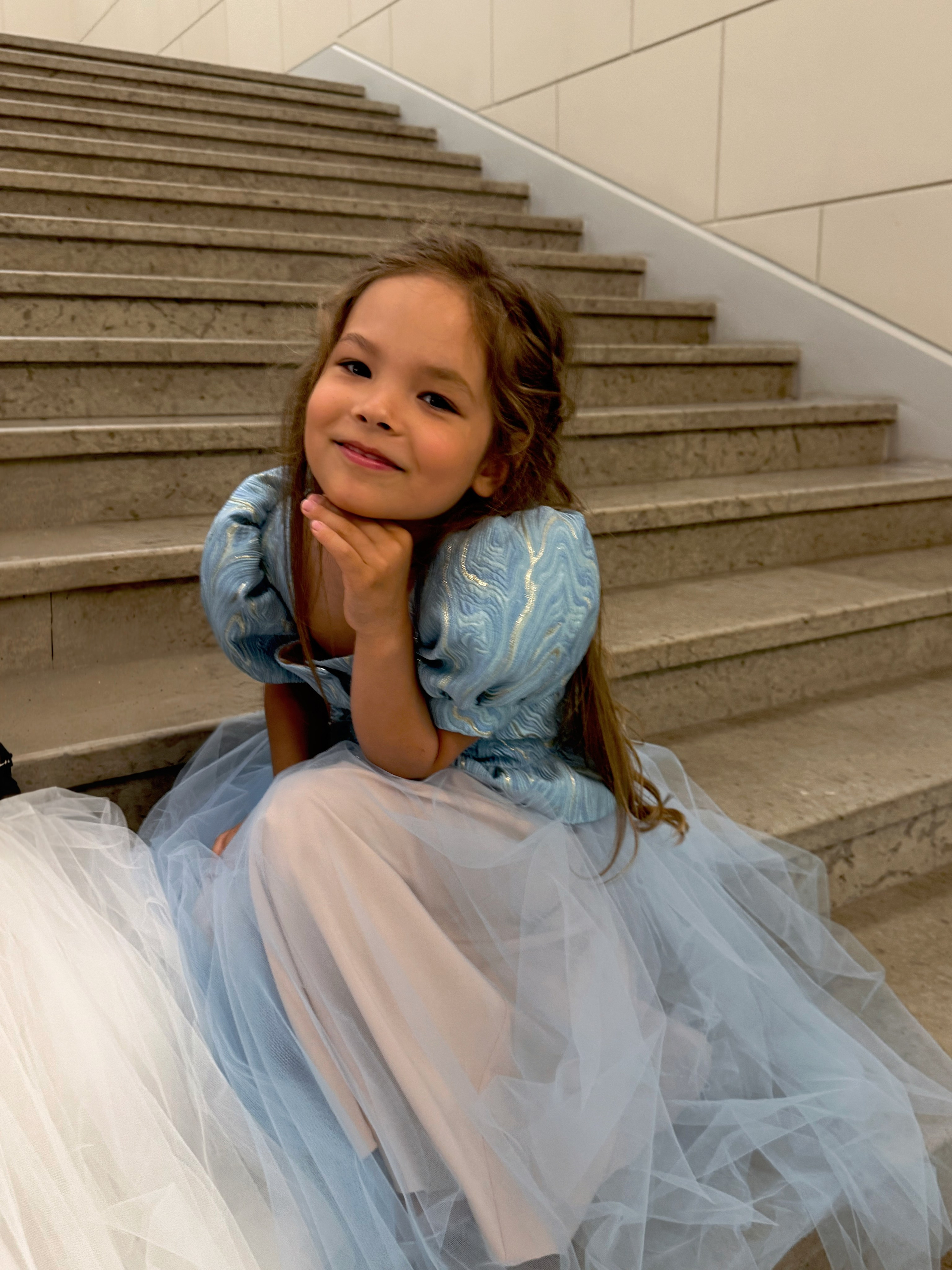 Блуза «Haute Couture» в голубом оттенке. Одежда для детей