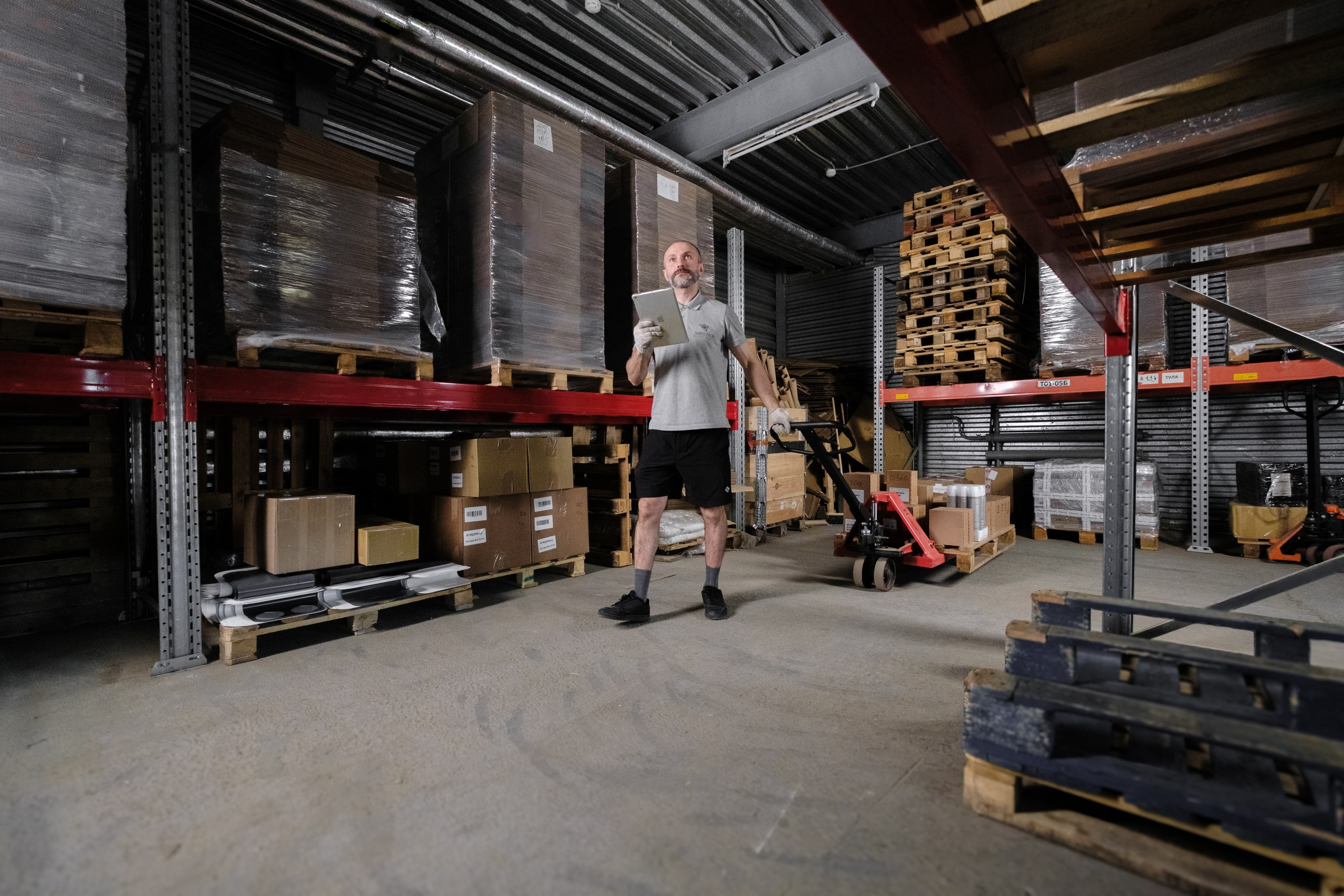 SaintPack, фуллфилмент. Интерьерный фотограф и видеограф в Санкт-Петербурге Вадим Балбашевский